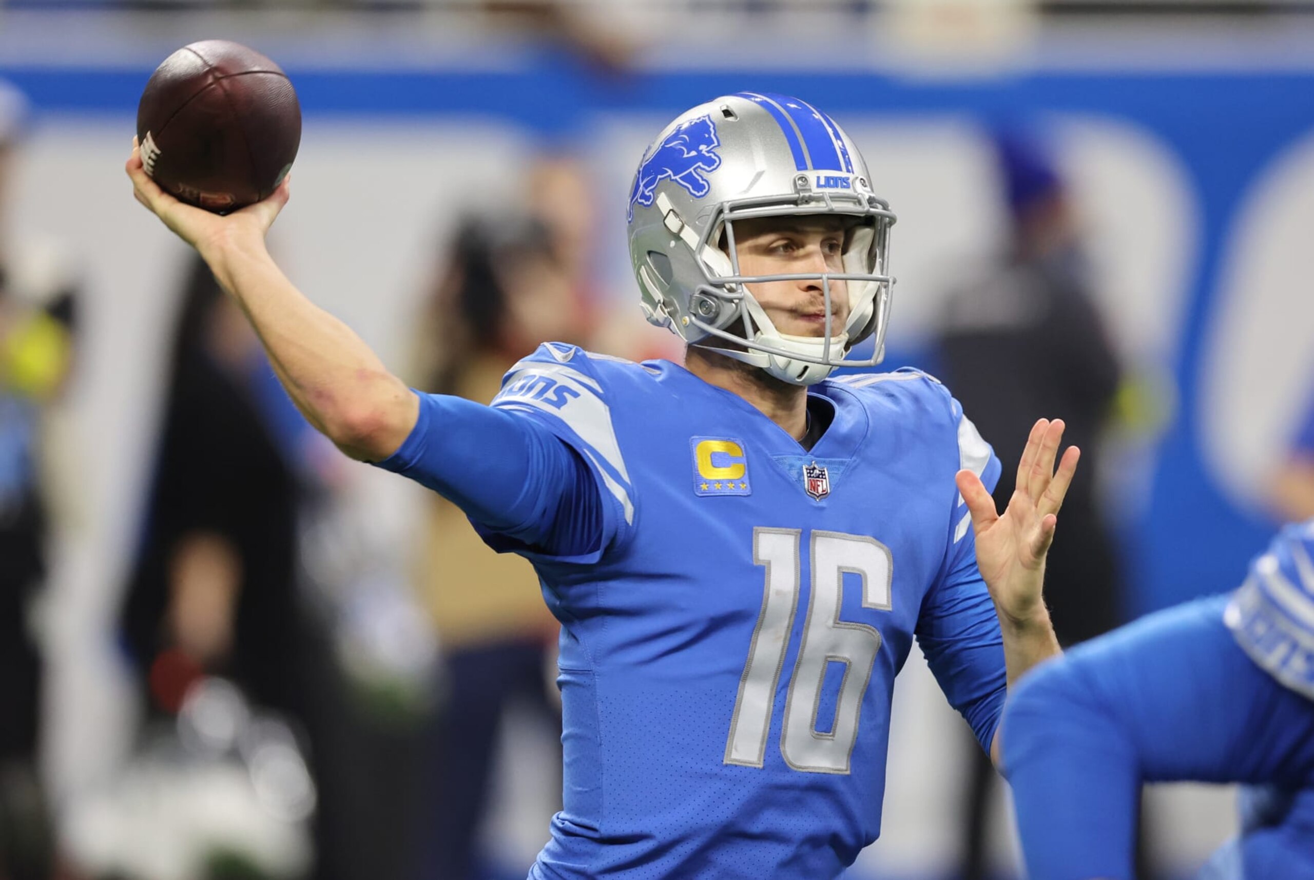 DETROIT, MICHIGAN - DECEMBER 11: Jared Goff #16 of the Detroit Lions throws the ball during the third quarter against the Minnesota Vikings at Ford Field on December 11, 2022 in Detroit, Michigan. (Photo by Gregory Shamus/Getty Images)