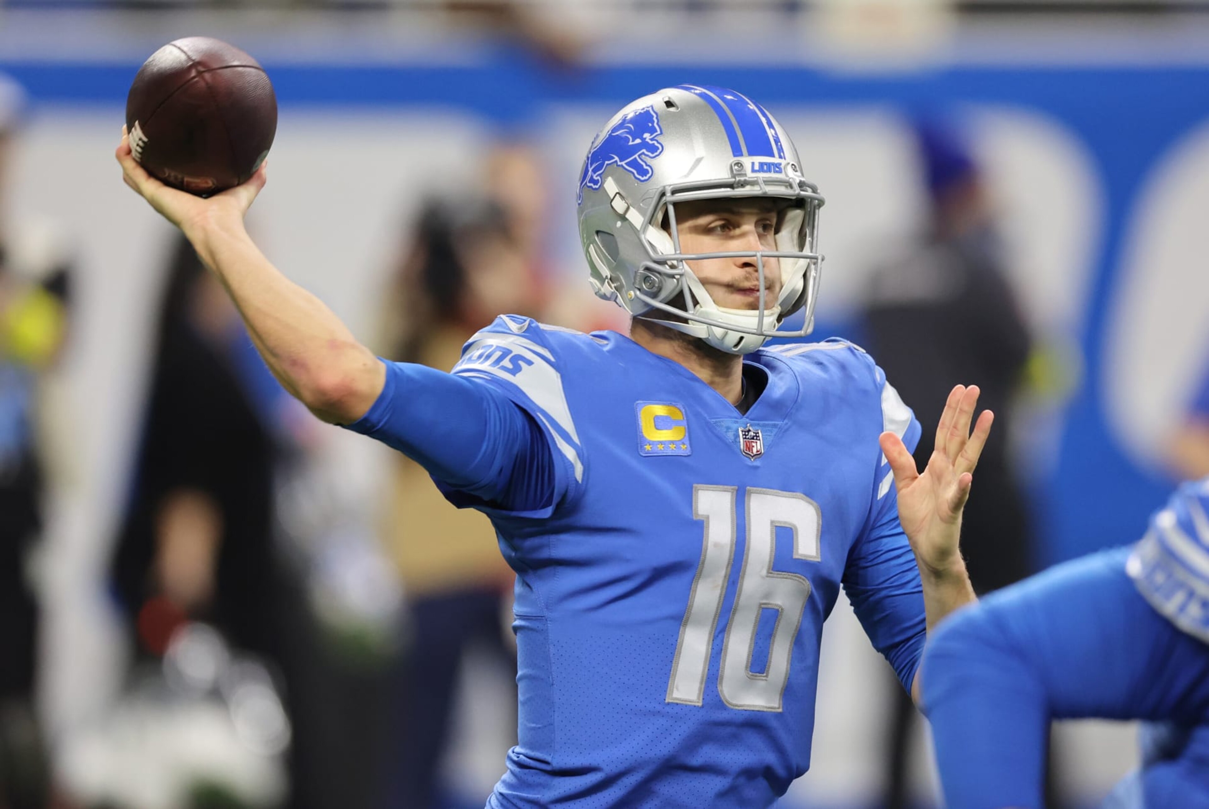 DETROIT, MICHIGAN - DECEMBER 11: Jared Goff #16 of the Detroit Lions throws the ball during the third quarter against the Minnesota Vikings at Ford Field on December 11, 2022 in Detroit, Michigan. (Photo by Gregory Shamus/Getty Images)