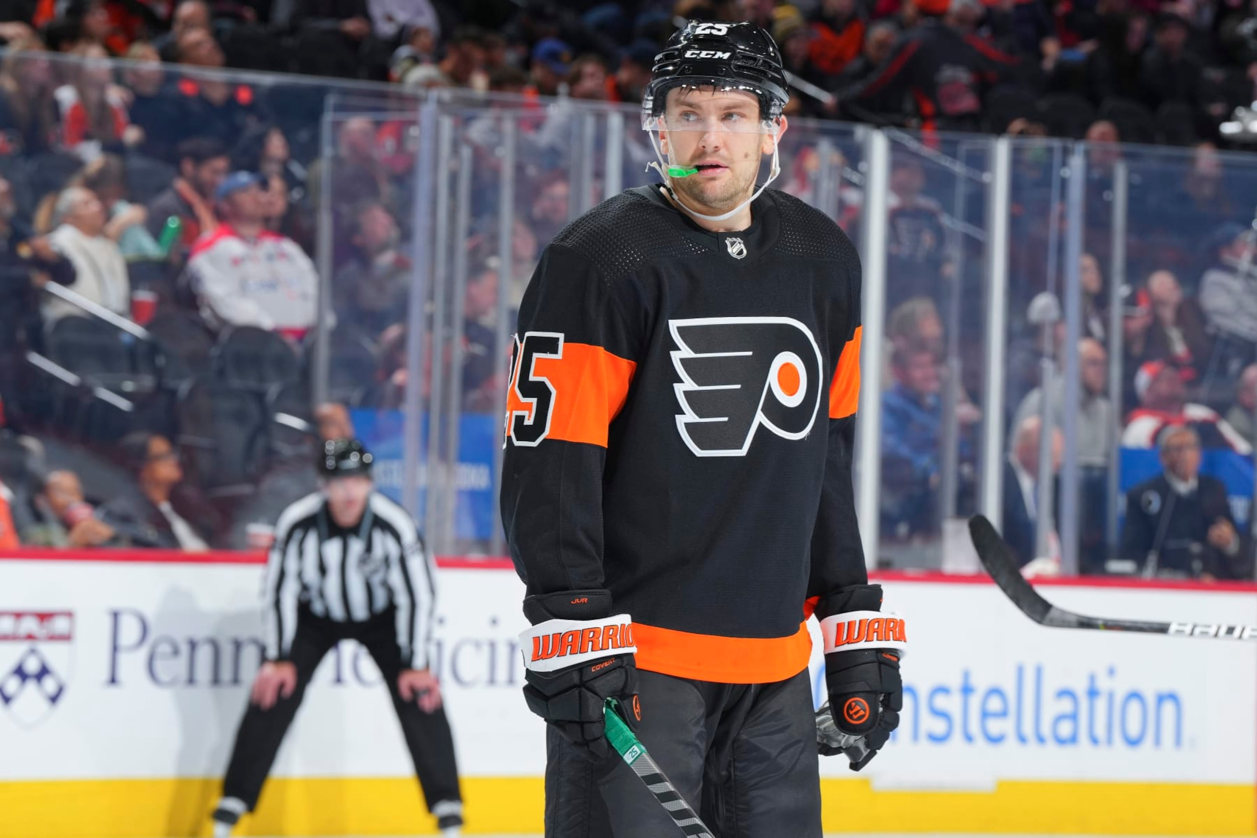 PHILADELPHIA, PA - DECEMBER 07: James van Riemsdyk #25 of the Philadelphia Flyers looks on against the Washington Capitals at the Wells Fargo Center on December 7, 2022 in Philadelphia, Pennsylvania. (Photo by Mitchell Leff/Getty Images)