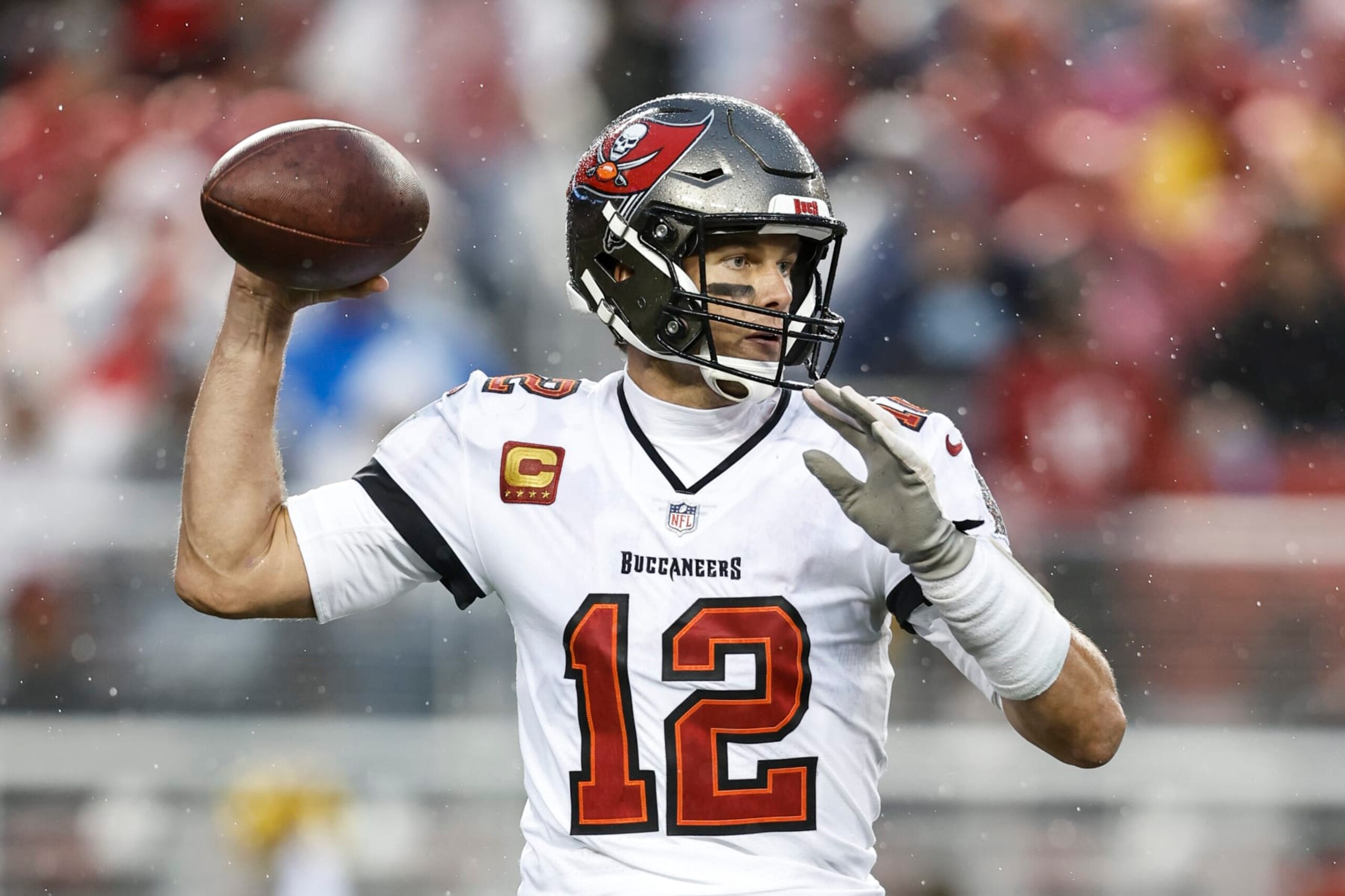 SANTA CLARA, CALIFORNIA - DECEMBER 11: Tom Brady #12 of the Tampa Bay Buccaneers passes during an NFL football game between the San Francisco 49ers and the Tampa Bay Buccaneers at Levi's Stadium on December 11, 2022 in Santa Clara, California. (Photo by Michael Owens/Getty Images)