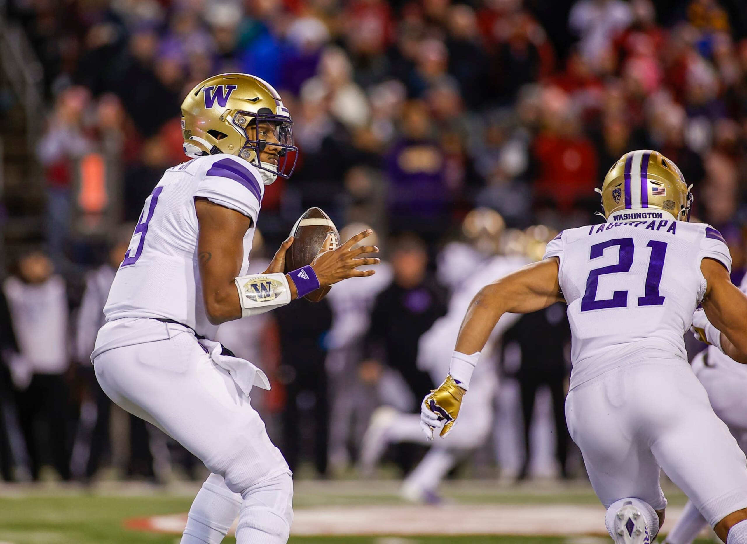 PULLMAN, WA - NOVEMBER 26: Washington Huskies quarterback Michael Penix Jr. (9) with the ball during the game between the Washington Huskies and the Washington State Cougars on November 26, 2022, at Martin Stadium in Pullman, WA. (Photo by Oliver McKenna/Icon Sportswire via Getty Images)