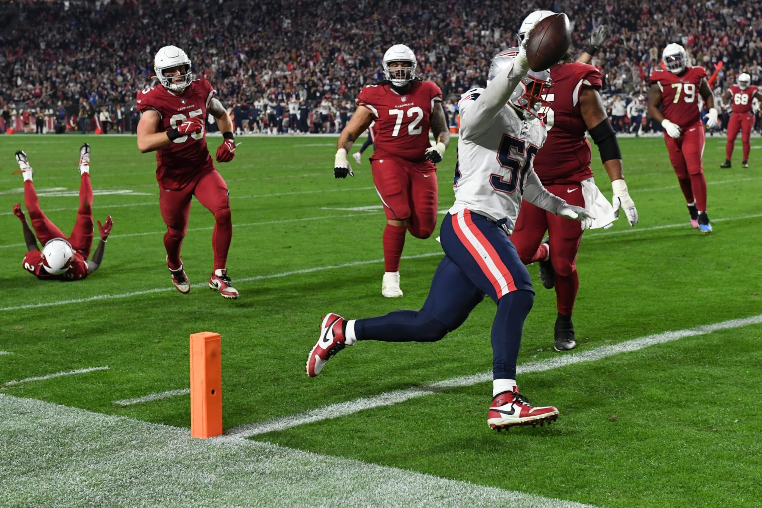 GLENDALE, ARIZONA - DECEMBER 12: Raekwon McMillan #50 of the New England Patriots recovers a fumble to score a 23 yard touchdown against the Arizona Cardinals during the third quarter of the game at State Farm Stadium on December 12, 2022 in Glendale, Arizona. (Photo by Norm Hall/Getty Images) GLENDALE, ARIZONA - DECEMBER 12: Raekwon McMillan #50 of the New England Patriots recovers a fumble to score a 23 yard touchdown against the Arizona Cardinals during the third quarter of the game at State Farm Stadium on December 12, 2022 in Glendale, Arizona. (Photo by Norm Hall/Getty Images)
