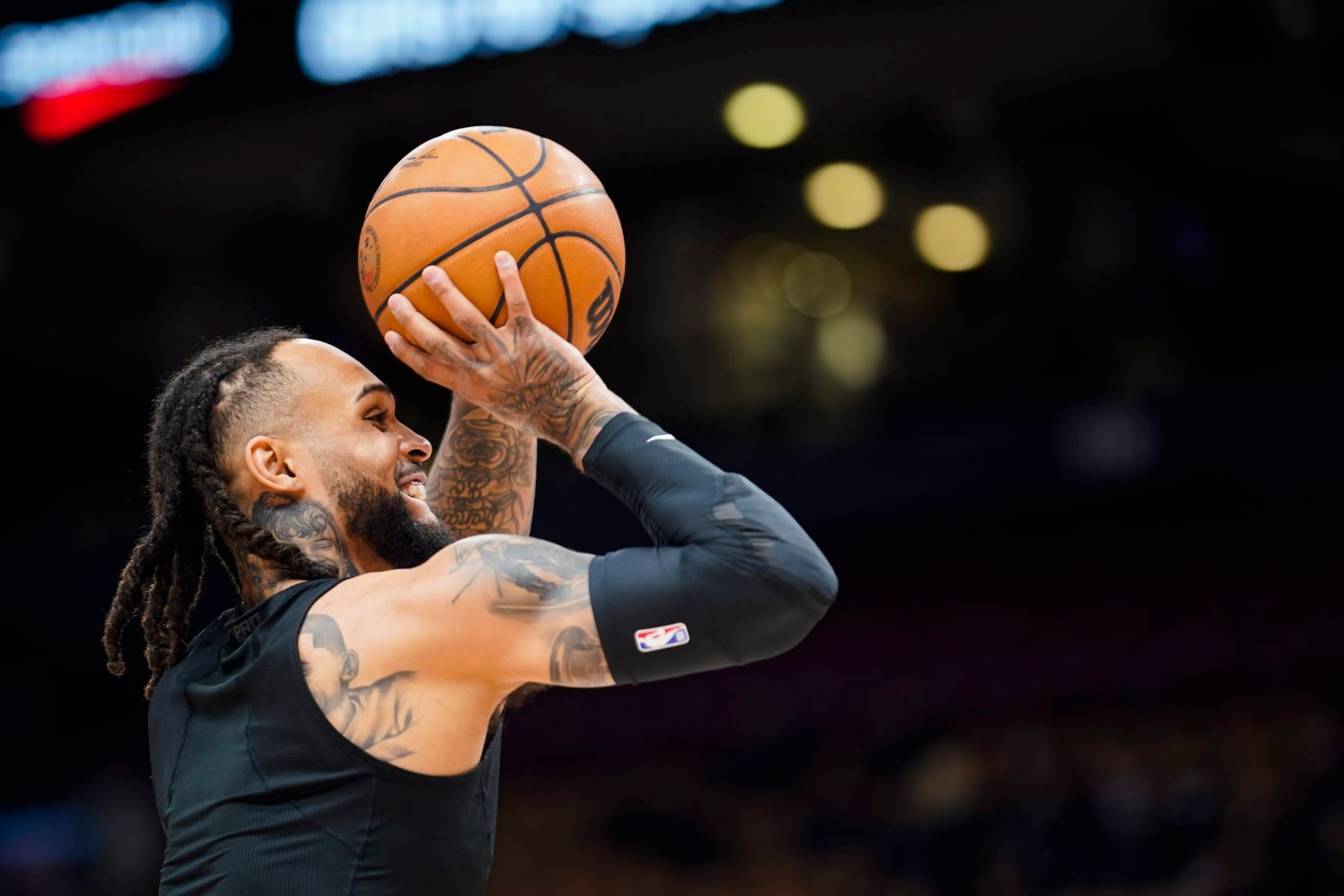 TORONTO, CANADA - DECEMBER 7: Gary Trent Jr. #33 of the Toronto Raptors warms up prior to the game against the Los Angeles Lakers on December 7, 2022 at the Scotiabank Arena in Toronto, Ontario, Canada. NOTE TO USER: User expressly acknowledges and agrees that, by downloading and or using this Photograph, user is consenting to the terms and conditions of the Getty Images License Agreement. Mandatory Copyright Notice: Copyright 2022 NBAE (Photo by Mark Blinch/NBAE via Getty Images) TORONTO, CANADA - DECEMBER 7: Gary Trent Jr. #33 of the Toronto Raptors warms up prior to the game against the Los Angeles Lakers on December 7, 2022 at the Scotiabank Arena in Toronto, Ontario, Canada. NOTE TO USER: User expressly acknowledges and agrees that, by downloading and or using this Photograph, user is consenting to the terms and conditions of the Getty Images License Agreement. Mandatory Copyright Notice: Copyright 2022 NBAE (Photo by Mark Blinch/NBAE via Getty Images)