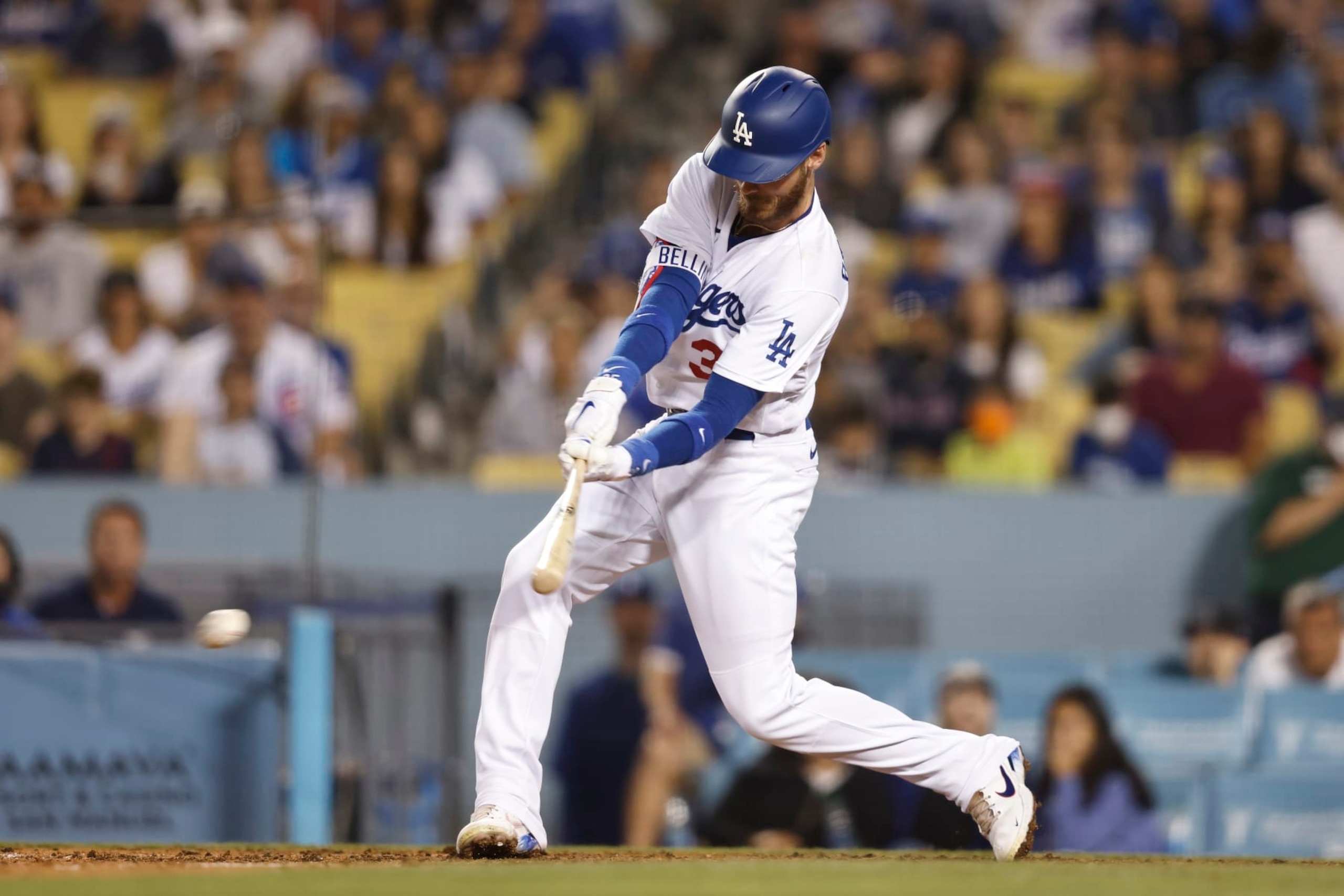 LOS ANGELES, CALIFORNIA - JULY 08: Cody Bellinger #35 of the Los Angeles Dodgers at bat against the Chicago Cubs during the ninth inning at Dodger Stadium on July 08, 2022 in Los Angeles, California. (Photo by Michael Owens/Getty Images)