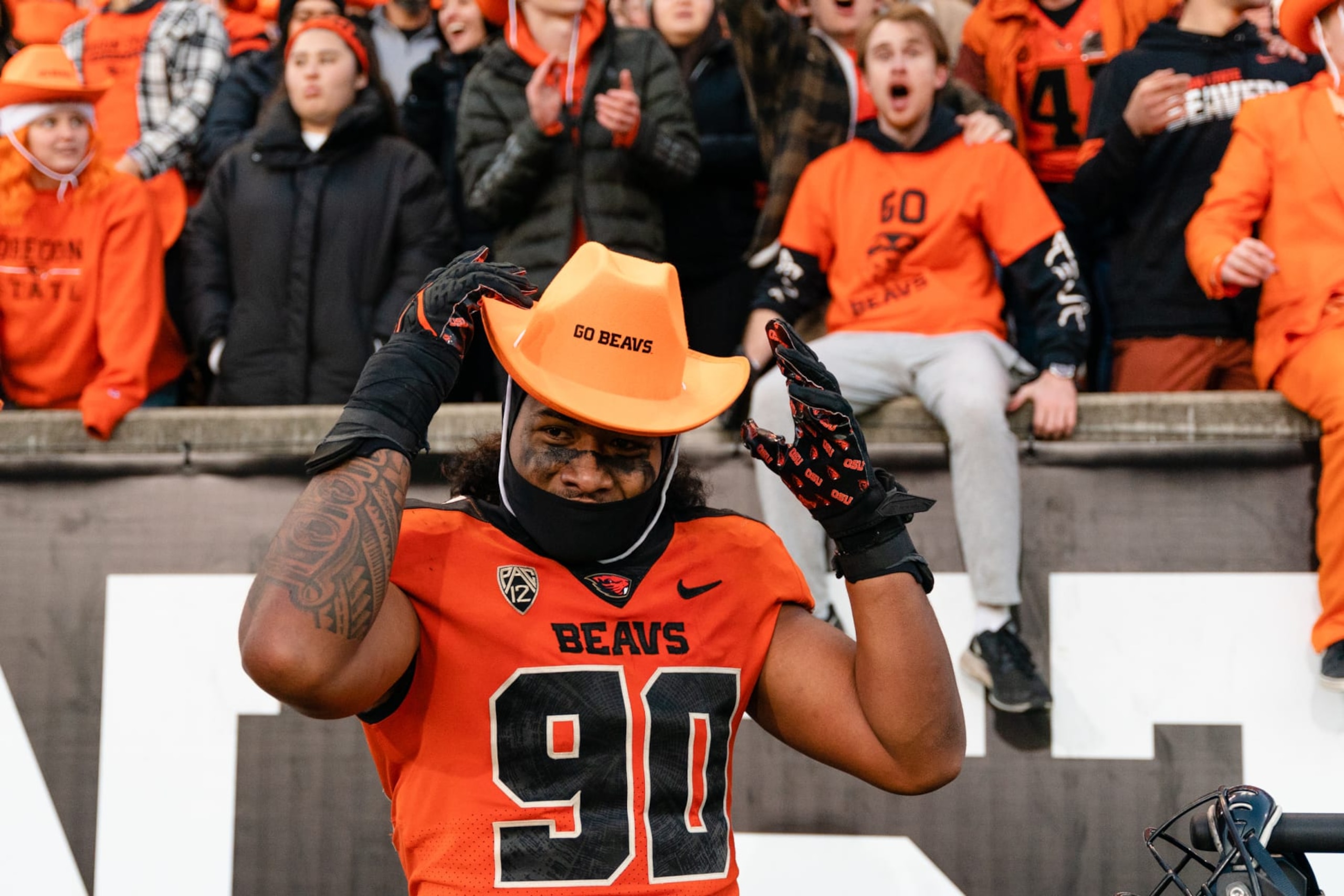 Oregon State defensive lineman Sione Lolohea
