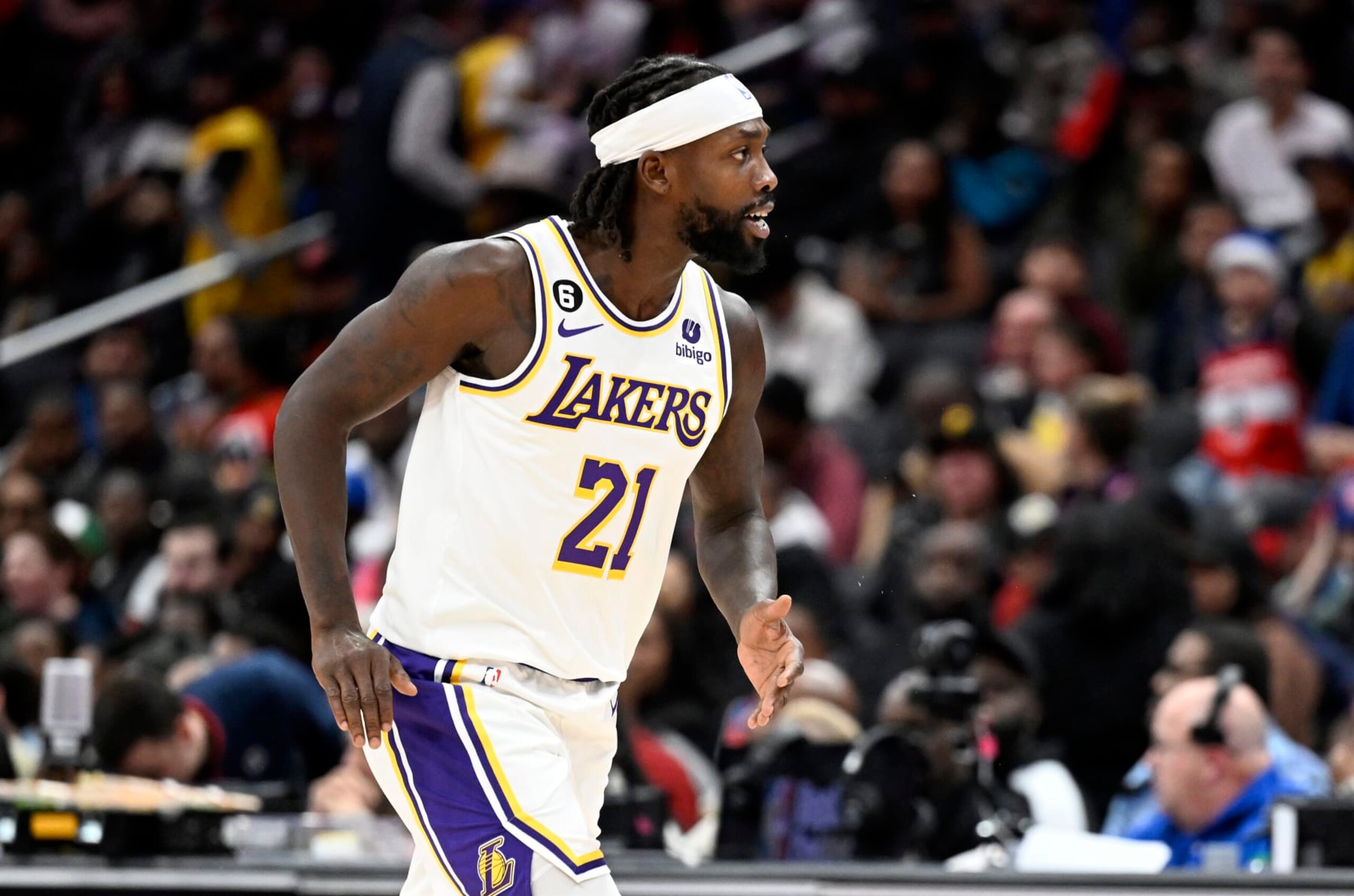 WASHINGTON, DC - DECEMBER 04: Patrick Beverley #21 of the Los Angeles Lakers plays against the Washington Wizards at Capital One Arena on December 04, 2022 in Washington, DC. NOTE TO USER: User expressly acknowledges and agrees that, by downloading and or using this photograph, User is consenting to the terms and conditions of the Getty Images License Agreement.  (Photo by G Fiume/Getty Images)