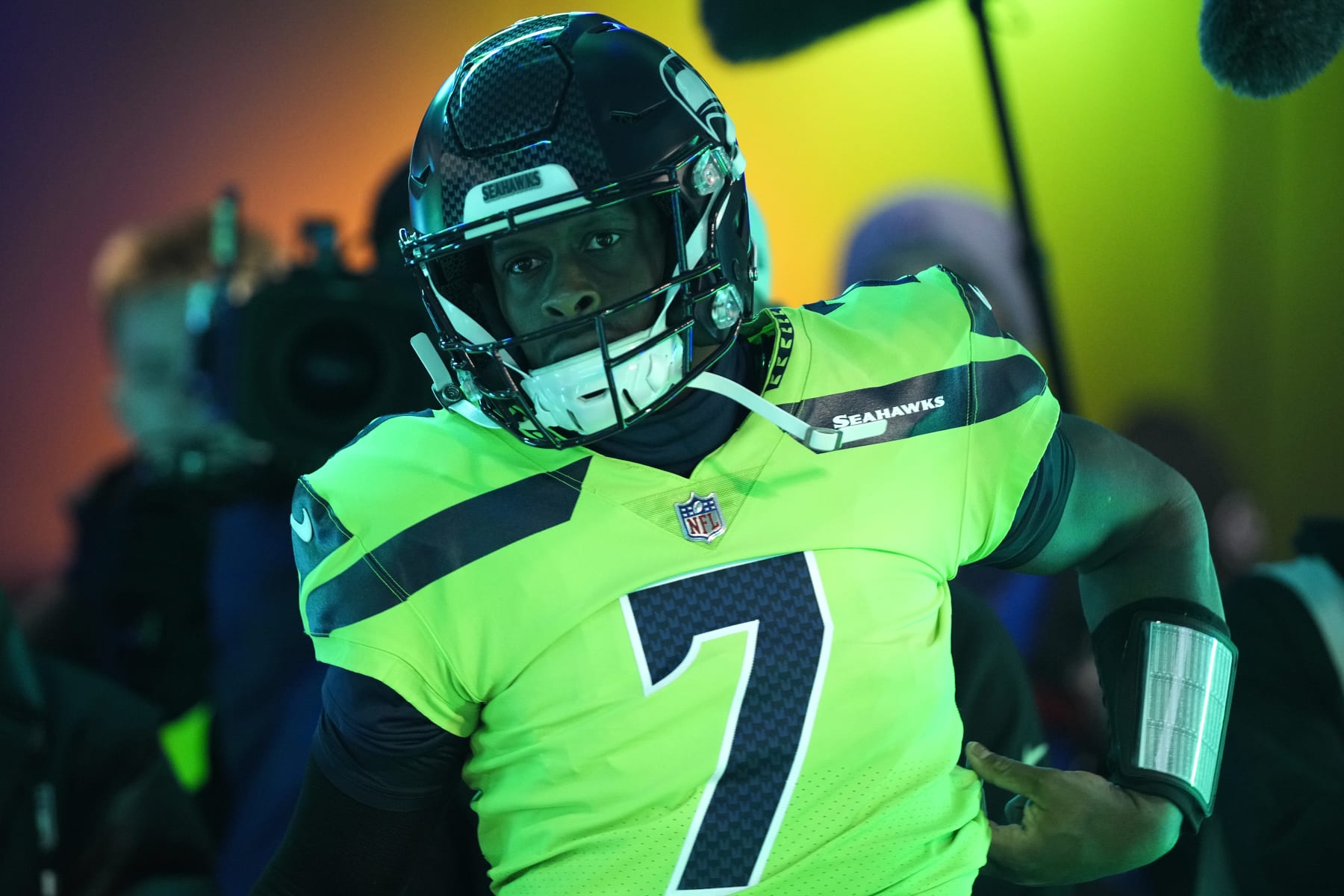 SEATTLE, WASHINGTON - DECEMBER 15: Geno Smith #7 of the Seattle Seahawks prepares to take the field prior to a game against the San Francisco 49ers at Lumen Field on December 15, 2022 in Seattle, Washington. (Photo by Christopher Mast/Getty Images)