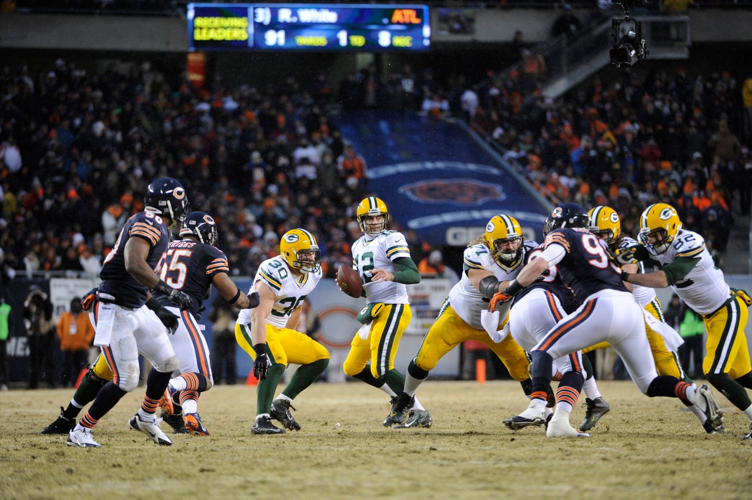 CHICAGO, IL - DECEMBER 29: Aaron Rodgers #12 of the Green Bay Packers plays against the Chicago Bears on December 29, 2013 at Soldier Field in Chicago, Illinois.  (Photo by David Banks/Getty Images) 