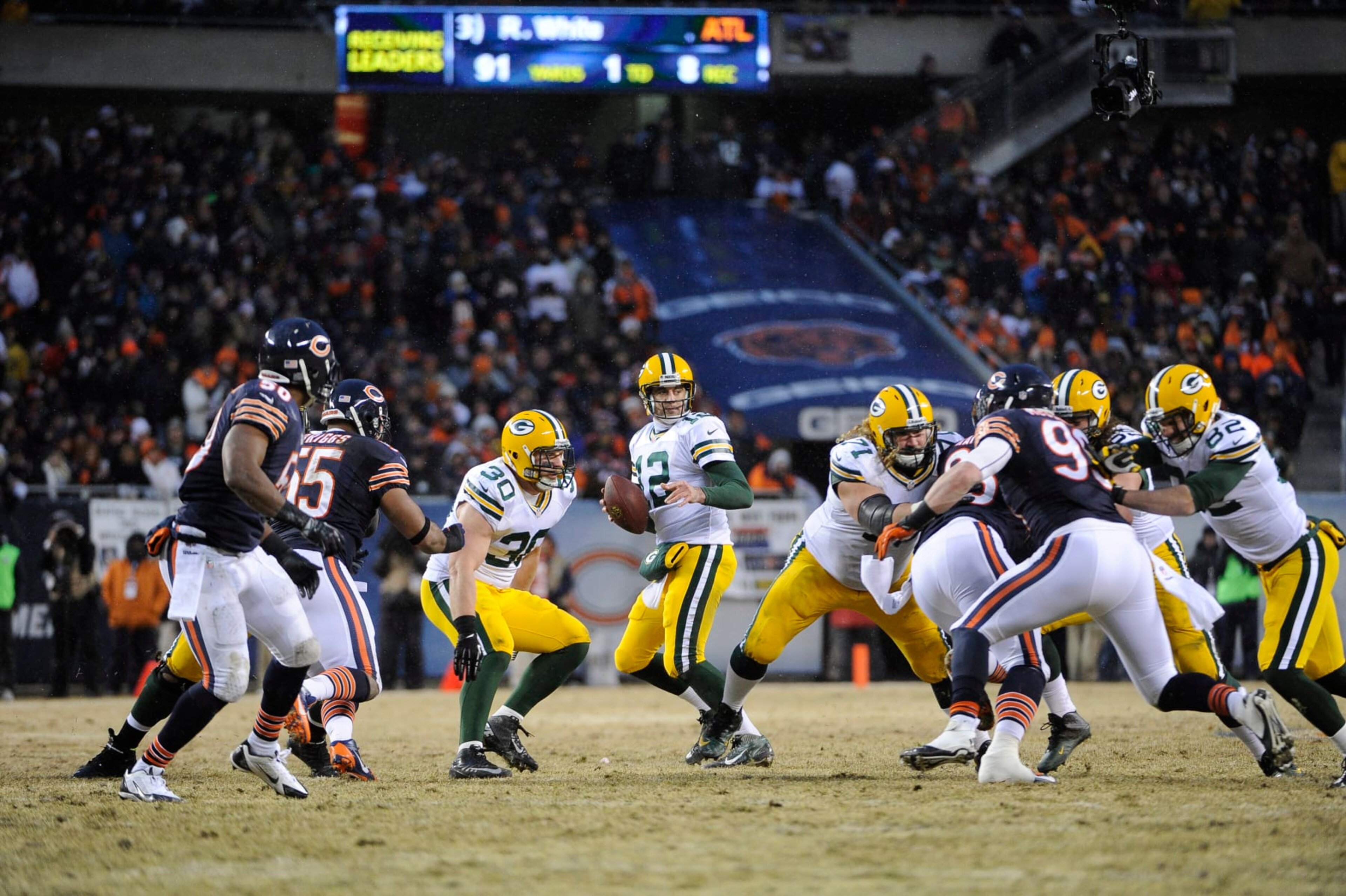 CHICAGO, IL - DECEMBER 29: Aaron Rodgers #12 of the Green Bay Packers plays against the Chicago Bears on December 29, 2013 at Soldier Field in Chicago, Illinois.  (Photo by David Banks/Getty Images) 