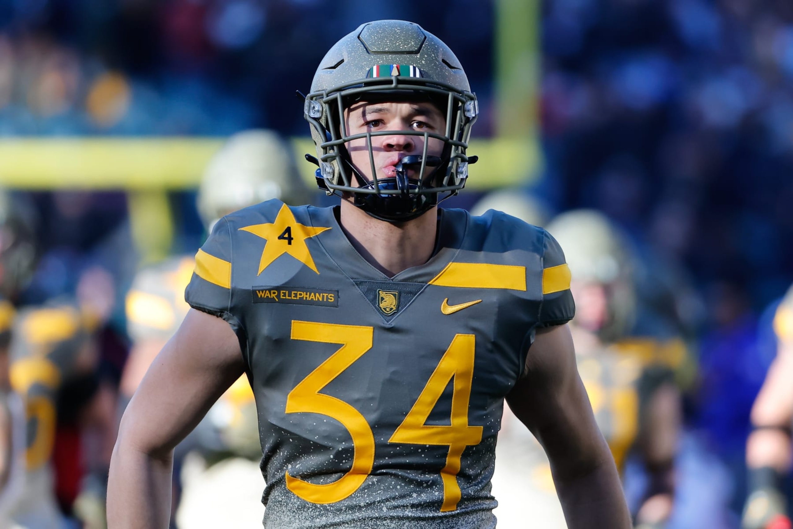 PHILADELPHIA, PA - DECEMBER 10:  Army Black Knights linebacker Andre Carter II (34) warms up prior to the 123rd Army Navy game on December 10, 2022 at Lincoln Financial Field in Philadelphia Pennsylvania.  (Photo by Rich Graessle/Icon Sportswire via Getty Images)
