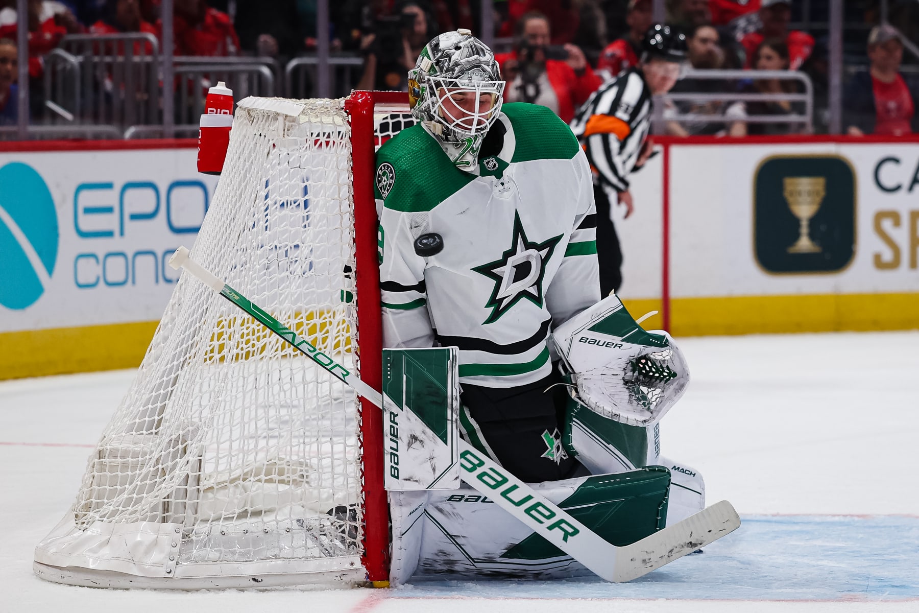 Dallas Stars goaltender Jake Oettinger