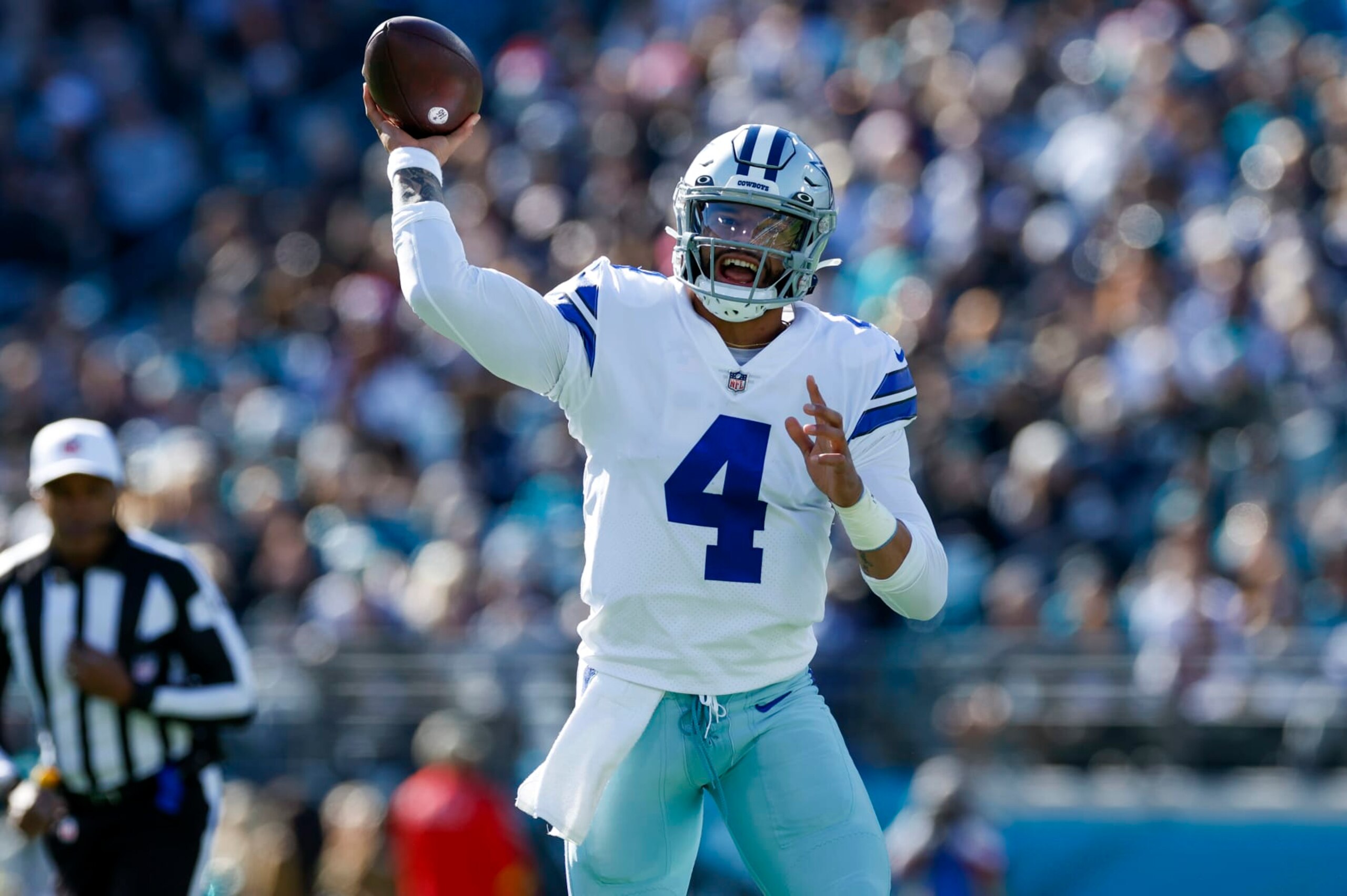 JACKSONVILLE, FL - DECEMBER 18: Dallas Cowboys quarterback Dak Prescott (4) throws a pass during the game between the Dallas Cowboys and the Jacksonville Jaguars on December 18, 2022 at tIAA Bank Field in Jacksonville, Fl. (Photo by David Rosenblum/Icon Sportswire via Getty Images) JACKSONVILLE, FL - DECEMBER 18: Dallas Cowboys quarterback Dak Prescott (4) throws a pass during the game between the Dallas Cowboys and the Jacksonville Jaguars on December 18, 2022 at tIAA Bank Field in Jacksonville, Fl. (Photo by David Rosenblum/Icon Sportswire via Getty Images)