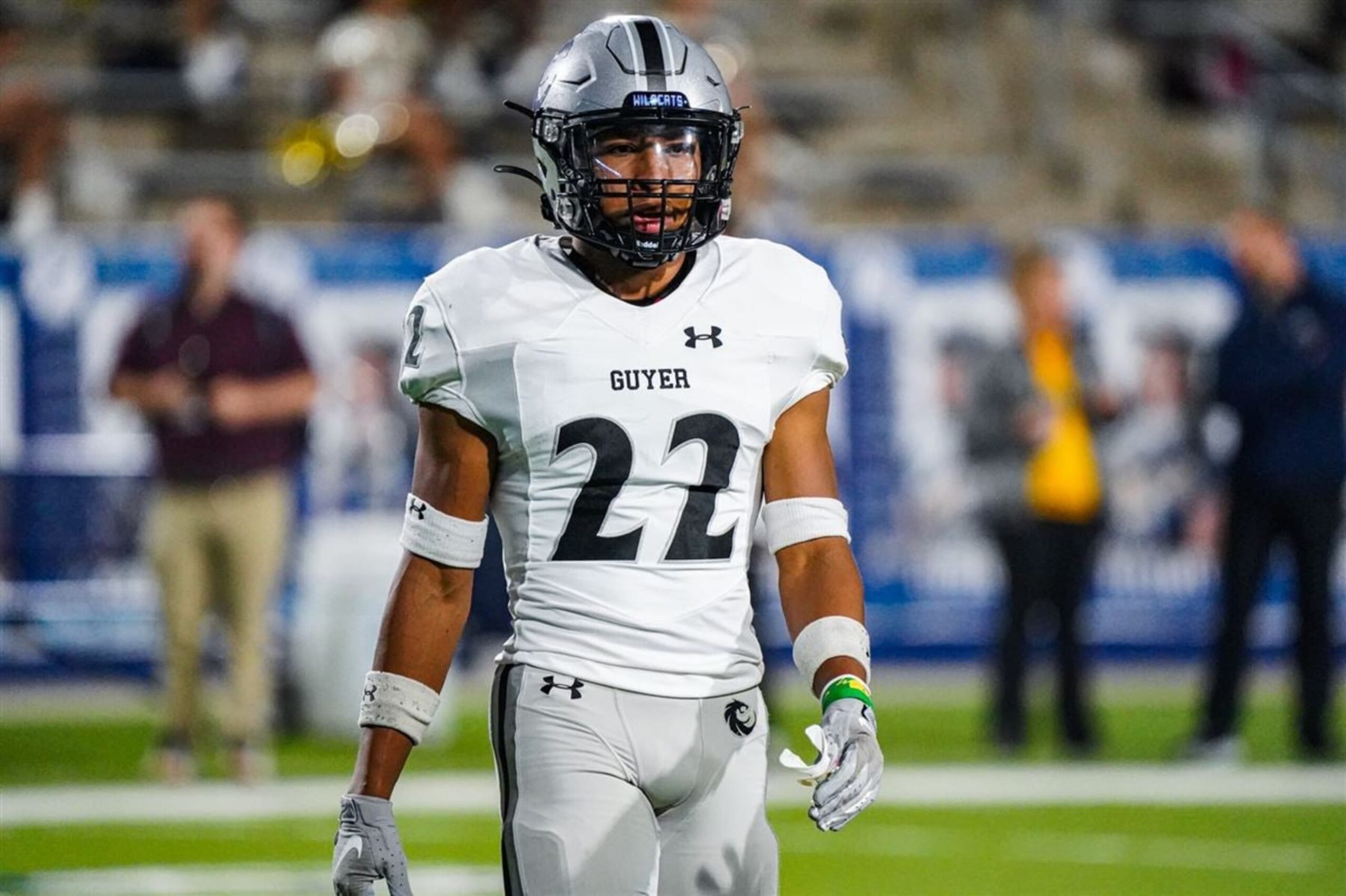 Peyton Bowen is going to be a force for the Irish, but Oklahoma is trying to steal him and have him join high school teammate Jackson Arnold in Norman.