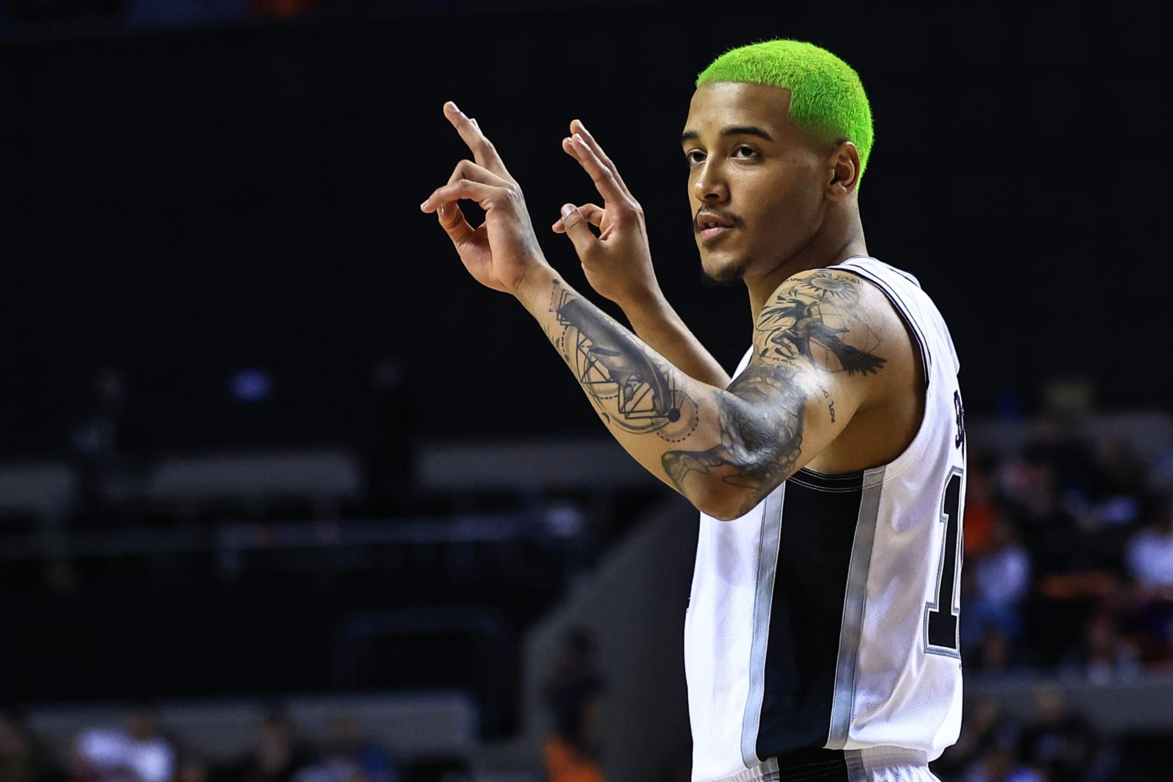 MEXICO CITY, MEXICO - DECEMBER 17: Jeremy Sochan #10 of the San Antonio Spurs gestures during the game between San Antonio Spurs against Miami Heat at Arena Ciudad de Mexico on December 17, 2022 in Mexico City, Mexico.  NOTE TO USER: User expressly acknowledges and agrees that, by downloading and or using this photograph, User is consenting to the terms and conditions of the Getty Images License Agreement. (Photo by Manuel Velasquez/Getty Images)