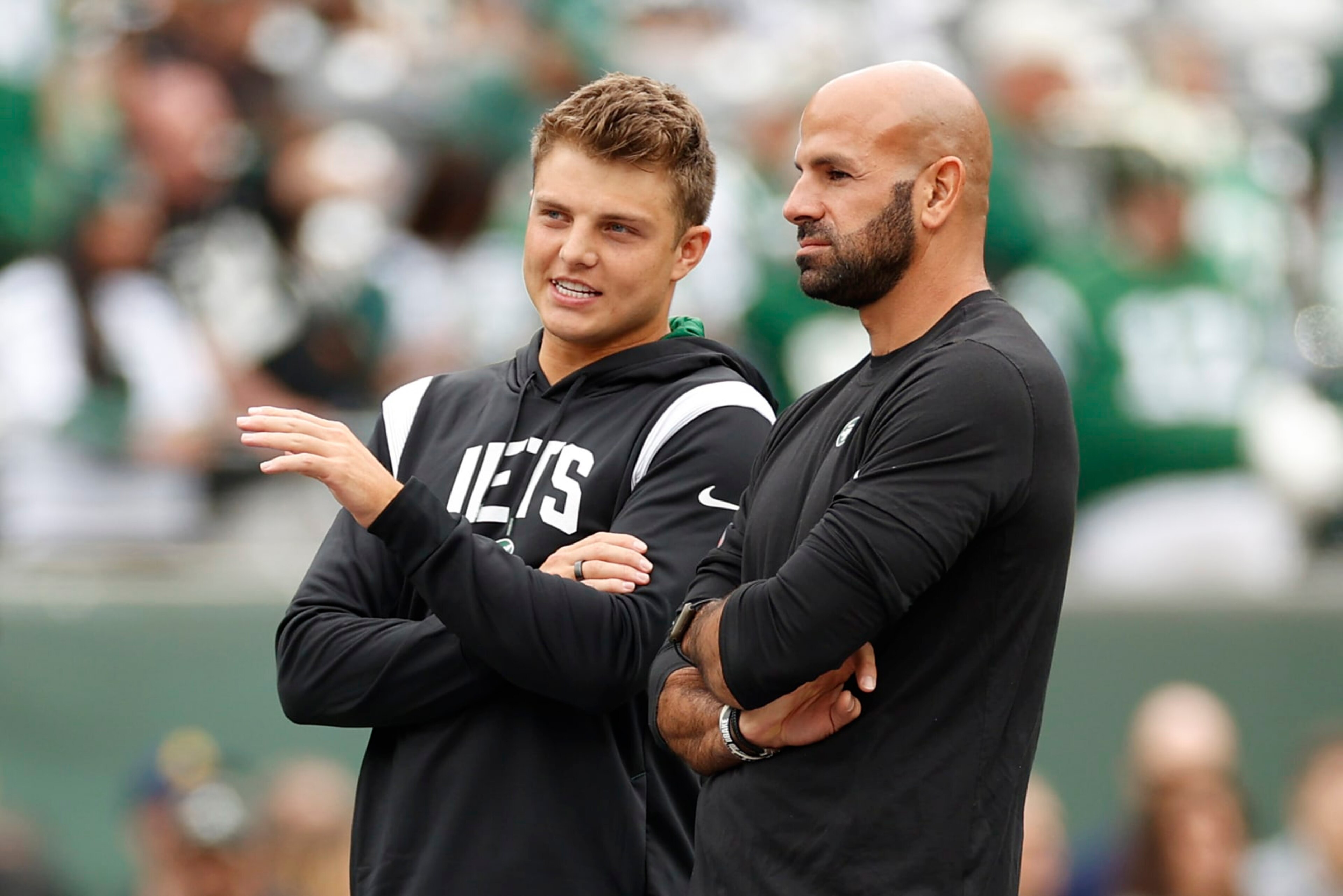 EAST RUTHERFORD, NEW JERSEY - SEPTEMBER 25: Zach Wilson #2 and head coach Robert Saleh of the New York Jets talk during warmups before the game against the Cincinnati Bengals at MetLife Stadium on September 25, 2022 in East Rutherford, New Jersey. (Photo by Sarah Stier/Getty Images) EAST RUTHERFORD, NEW JERSEY - SEPTEMBER 25: Zach Wilson #2 and head coach Robert Saleh of the New York Jets talk during warmups before the game against the Cincinnati Bengals at MetLife Stadium on September 25, 2022 in East Rutherford, New Jersey. (Photo by Sarah Stier/Getty Images)