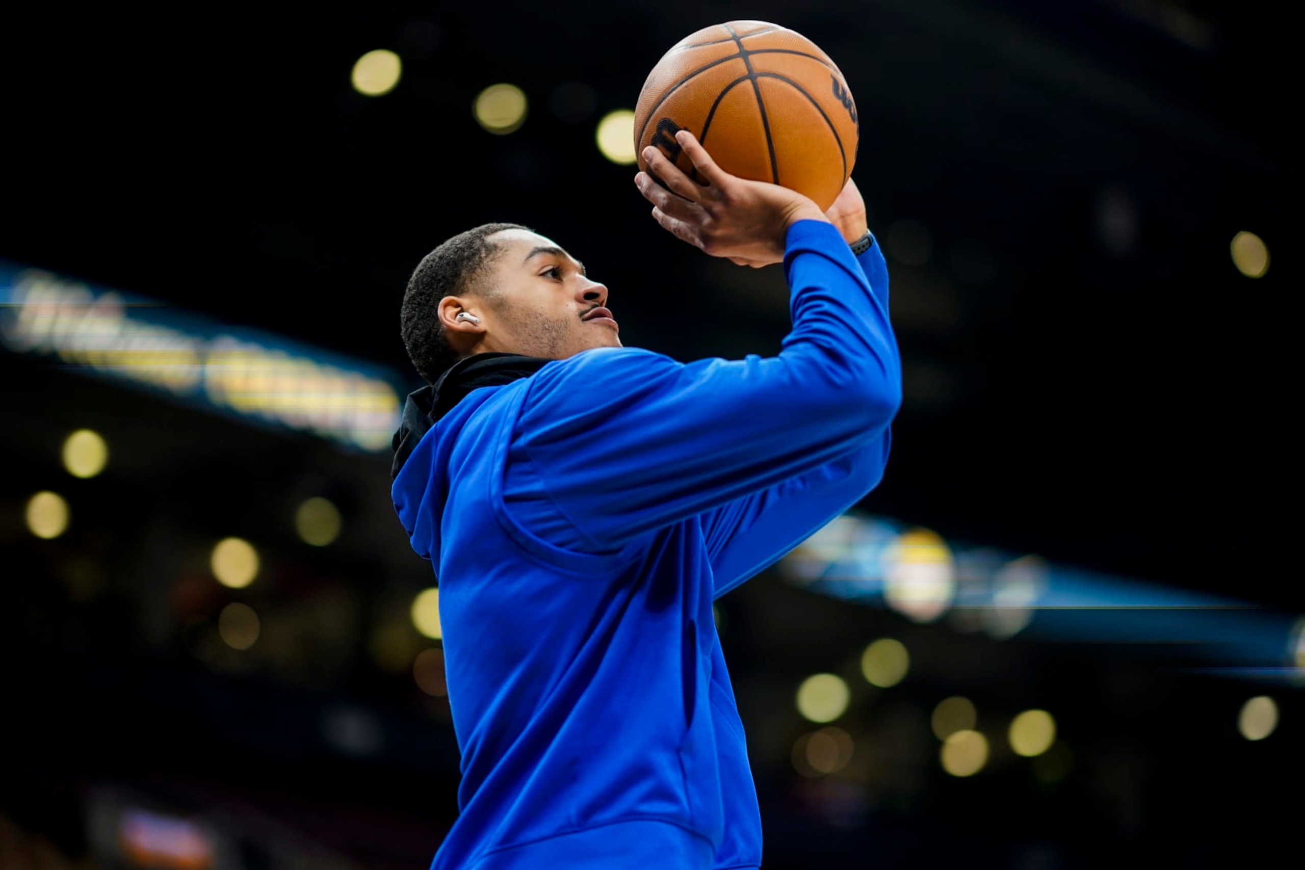 TORONTO, CANADA - DECEMBER 18: Jordan Poole #3 of the Golden State Warriors warms up before the game against the Toronto Raptors on December 18, 2022 at the Scotiabank Arena in Toronto, Ontario, Canada.  NOTE TO USER: User expressly acknowledges and agrees that, by downloading and or using this Photograph, user is consenting to the terms and conditions of the Getty Images License Agreement.  Mandatory Copyright Notice: Copyright 2022 NBAE (Photo by Mark Blinch/NBAE via Getty Images)
