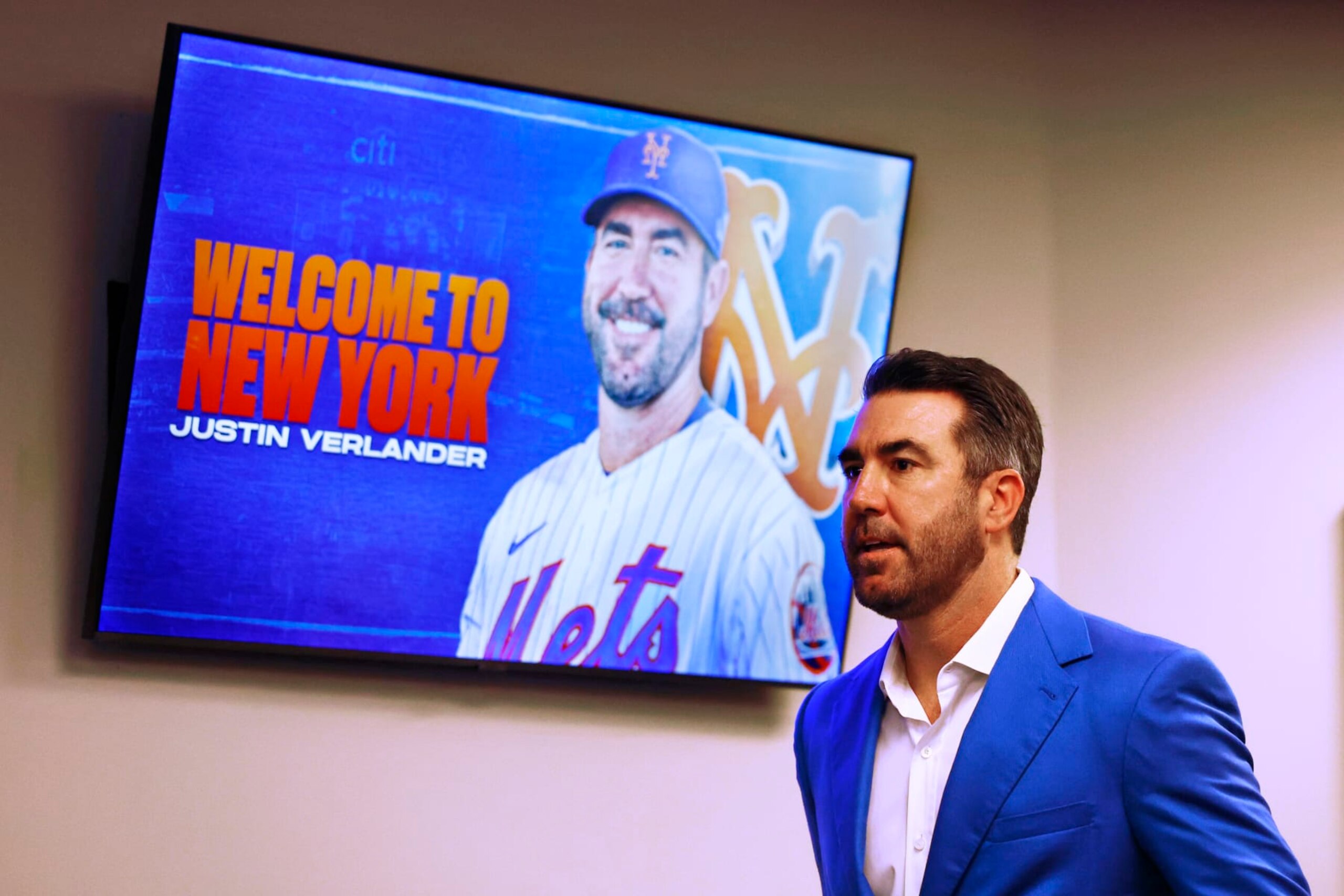 NEW YORK, NY - DECEMBER 20: Pitcher Justin Verlander of the New York Mets walks into his introductory press conference at Citi Field on December 20, 2022 in New York City. (Photo by Rich Schultz/Getty Images)