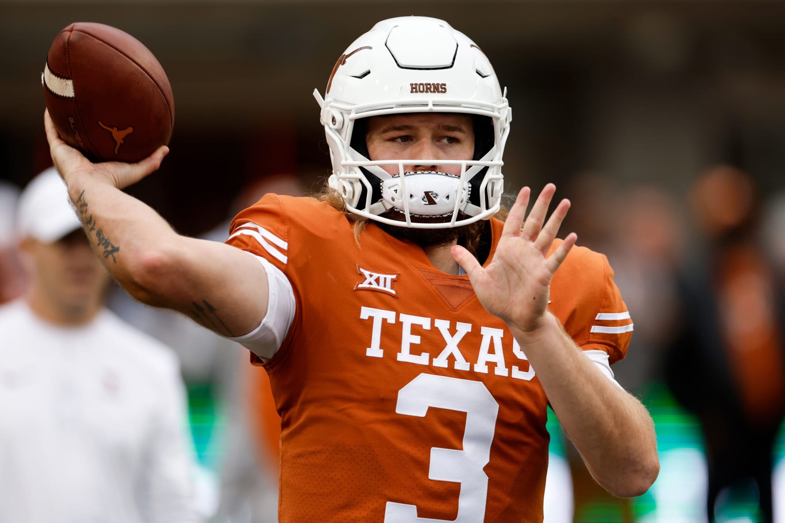 AUSTIN, TEXAS - NOVEMBER 25: Quinn Ewers #3 of the Texas Longhorns warms up before the game against the Baylor Bears at Darrell K Royal-Texas Memorial Stadium on November 25, 2022 in Austin, Texas. (Photo by Tim Warner/Getty Images) AUSTIN, TEXAS - NOVEMBER 25: Quinn Ewers #3 of the Texas Longhorns warms up before the game against the Baylor Bears at Darrell K Royal-Texas Memorial Stadium on November 25, 2022 in Austin, Texas. (Photo by Tim Warner/Getty Images)