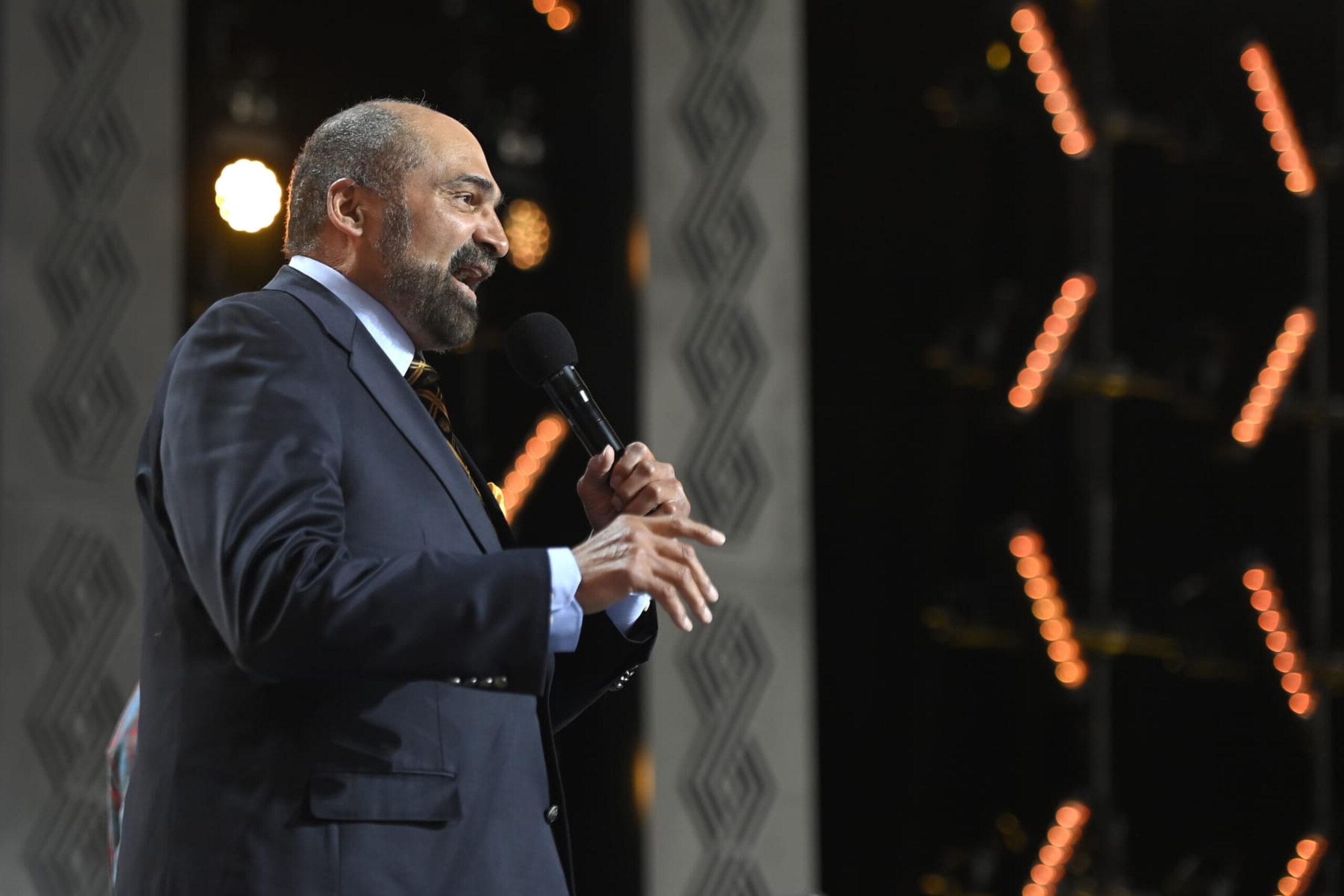 LAS VEGAS, NEVADA - APRIL 28: Hall of Famer Franco Harris speaks during round one of the 2022 NFL Draft on April 28, 2022 in Las Vegas, Nevada. (Photo by David Becker/Getty Images) LAS VEGAS, NEVADA - APRIL 28: Hall of Famer Franco Harris speaks during round one of the 2022 NFL Draft on April 28, 2022 in Las Vegas, Nevada. (Photo by David Becker/Getty Images)