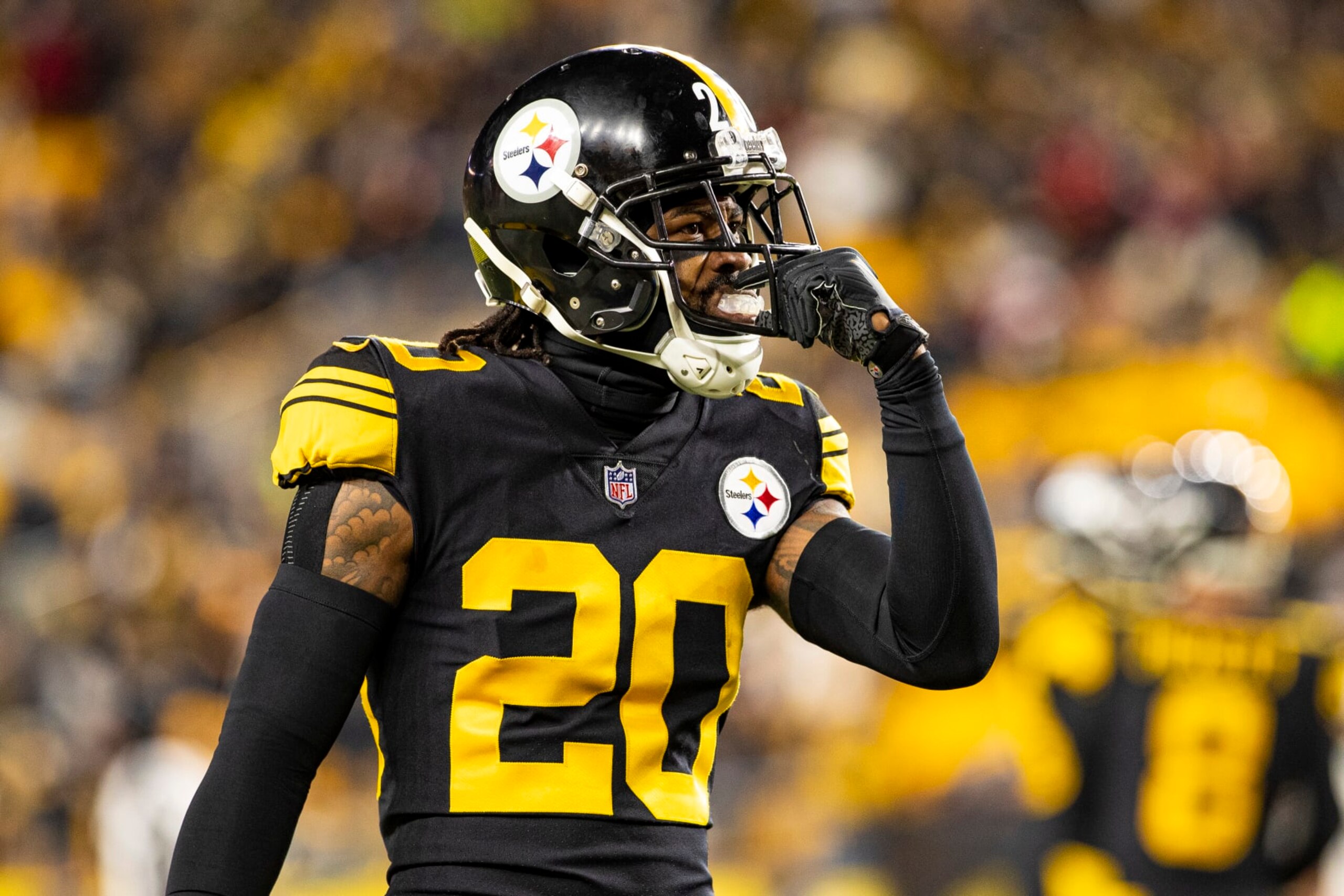 PITTSBURGH, PA - NOVEMBER 20: Pittsburgh Steelers cornerback Cameron Sutton (20) looks on during the national football league game between the Cincinnati Bengals and the Pittsburgh Steelers on November 20, 2022 at Acrisure Stadium in Pittsburgh, PA. (Photo by Mark Alberti/Icon Sportswire via Getty Images)