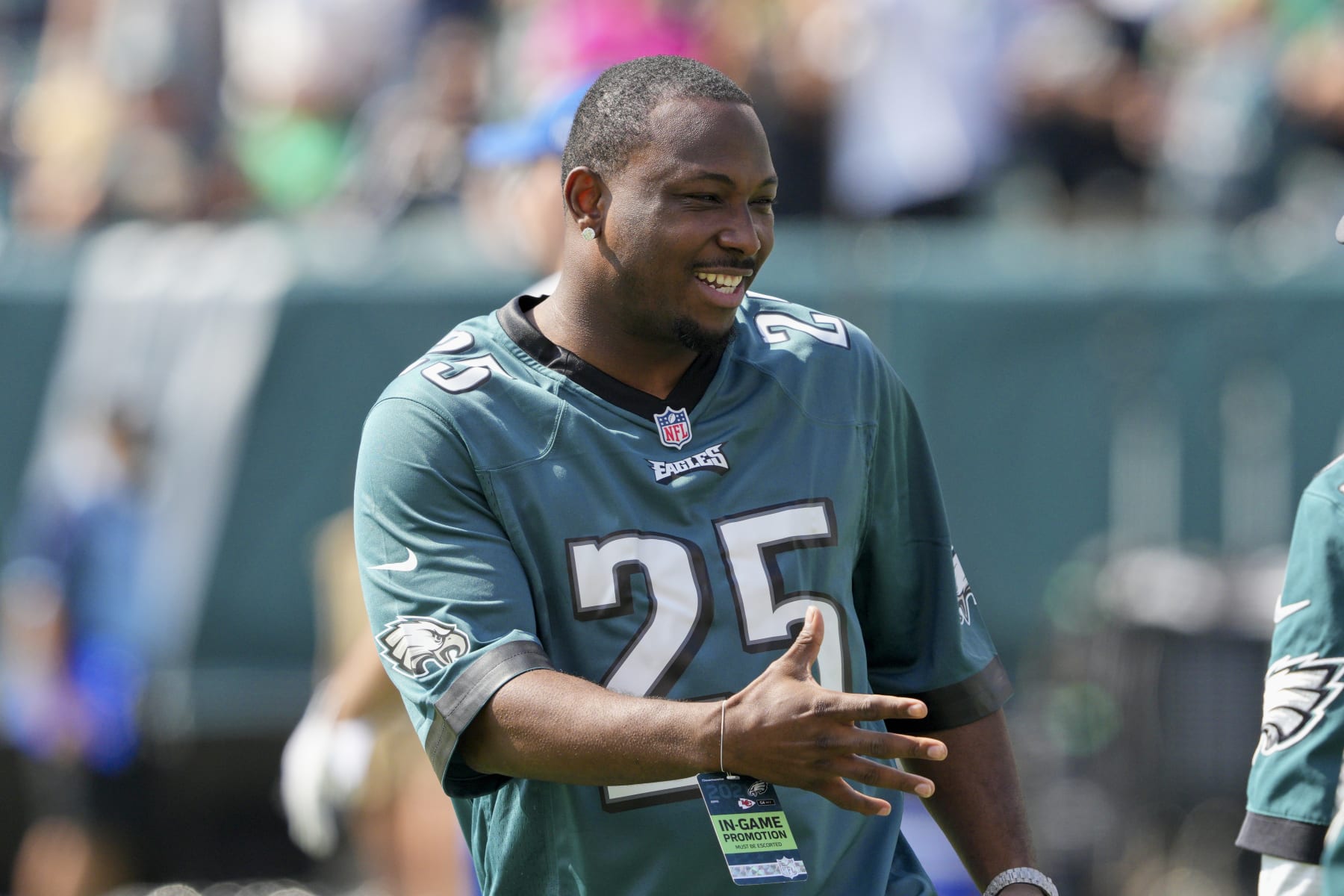 PHILADELPHIA, PA - OCTOBER 03: Philadelphia Eagles retried running back LeSean McCoy (25) is honored during the game between the Philadelphia Eagles and the Kansas City Chiefs on October 3, 2021 at Lincoln Financial Field in Philadelphia, PA. Photo by Andy Lewis/Icon Sportswire via Getty Images)
