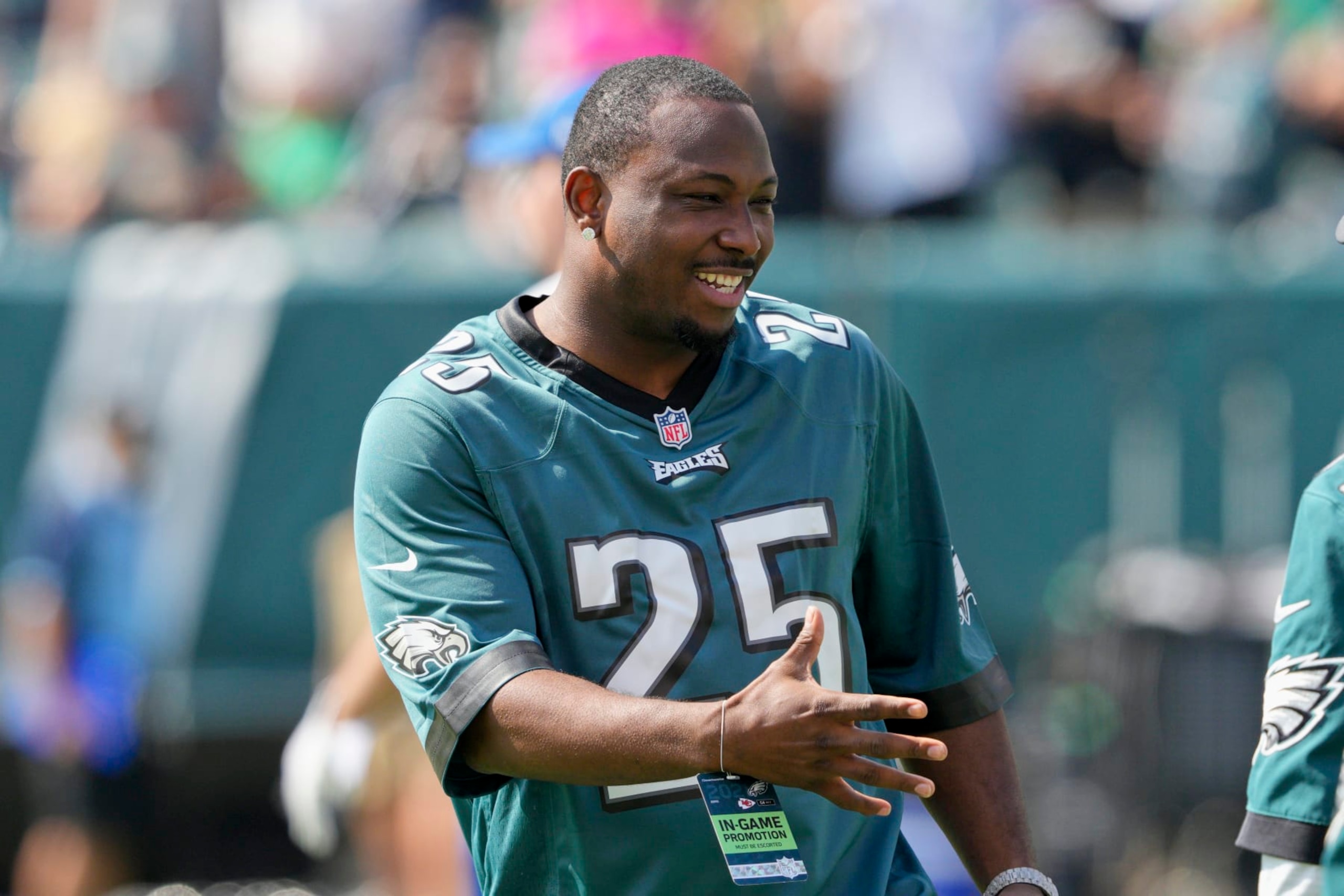PHILADELPHIA, PA - OCTOBER 03: Philadelphia Eagles retried running back LeSean McCoy (25) is honored during the game between the Philadelphia Eagles and the Kansas City Chiefs on October 3, 2021 at Lincoln Financial Field in Philadelphia, PA. Photo by Andy Lewis/Icon Sportswire via Getty Images)