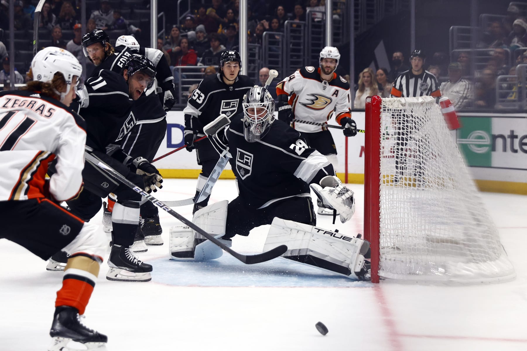 LOS ANGELES, CALIFORNIA - DECEMBER 20:  Pheonix Copley #29 of the Los Angeles Kings  in goal against the Anaheim Ducks in the first period at Crypto.com Arena on December 20, 2022 in Los Angeles, California. (Photo by Ronald Martinez/Getty Images)