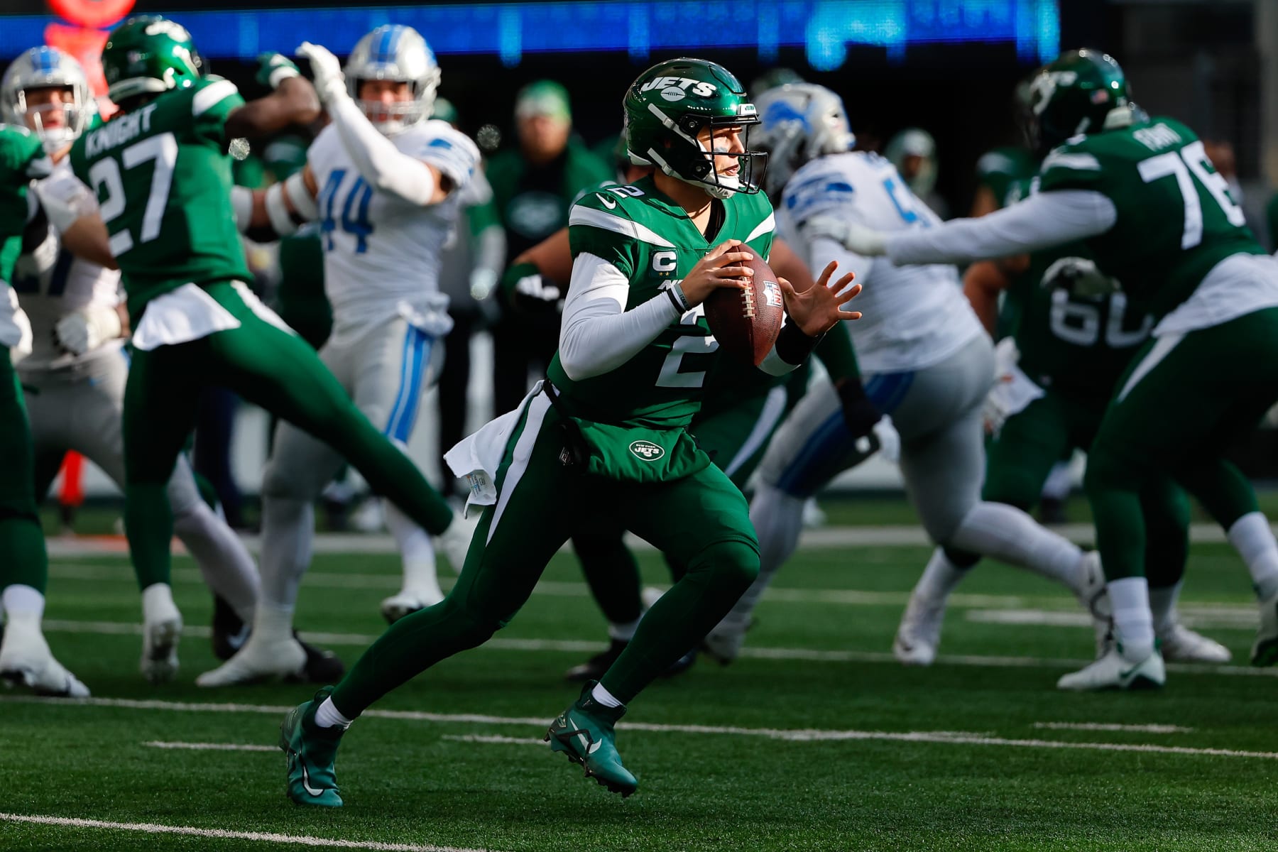 EAST RUTHERFORD, NJ - DECEMBER 18:  New York Jets quarterback Zach Wilson (2) during the National Football League game between the New York Jets and the Detroit Lions on December 18, 2022 at MetLife Stadium in East Rutherford, New Jersey.  (Photo by Rich Graessle/Icon Sportswire via Getty Images)