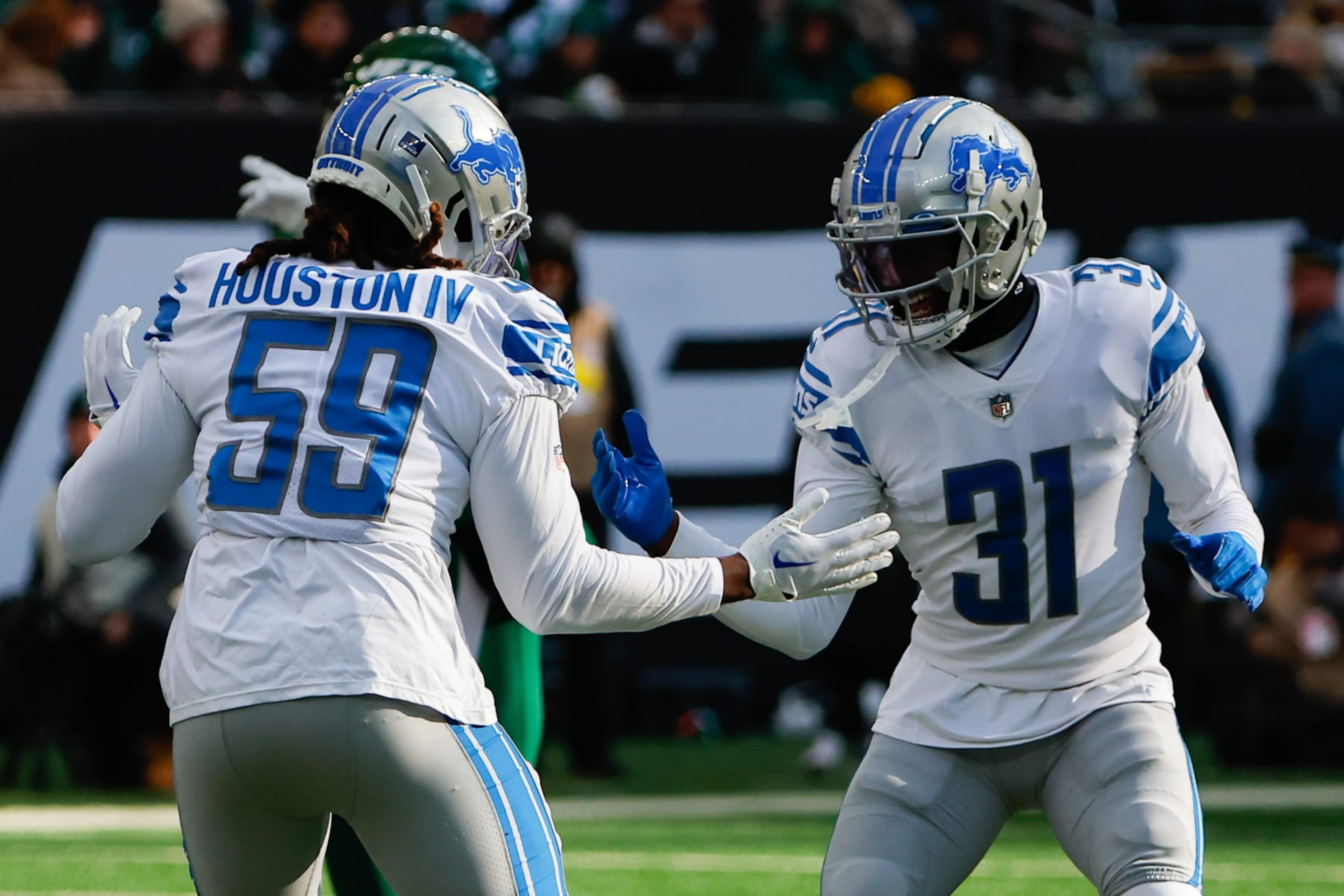 EAST RUTHERFORD, NJ - DECEMBER 18:  Detroit Lions linebacker James Houston (59) during the National Football League game between the New York Jets and the Detroit Lions on December 18, 2022 at MetLife Stadium in East Rutherford, New Jersey.  (Photo by Rich Graessle/Icon Sportswire via Getty Images)