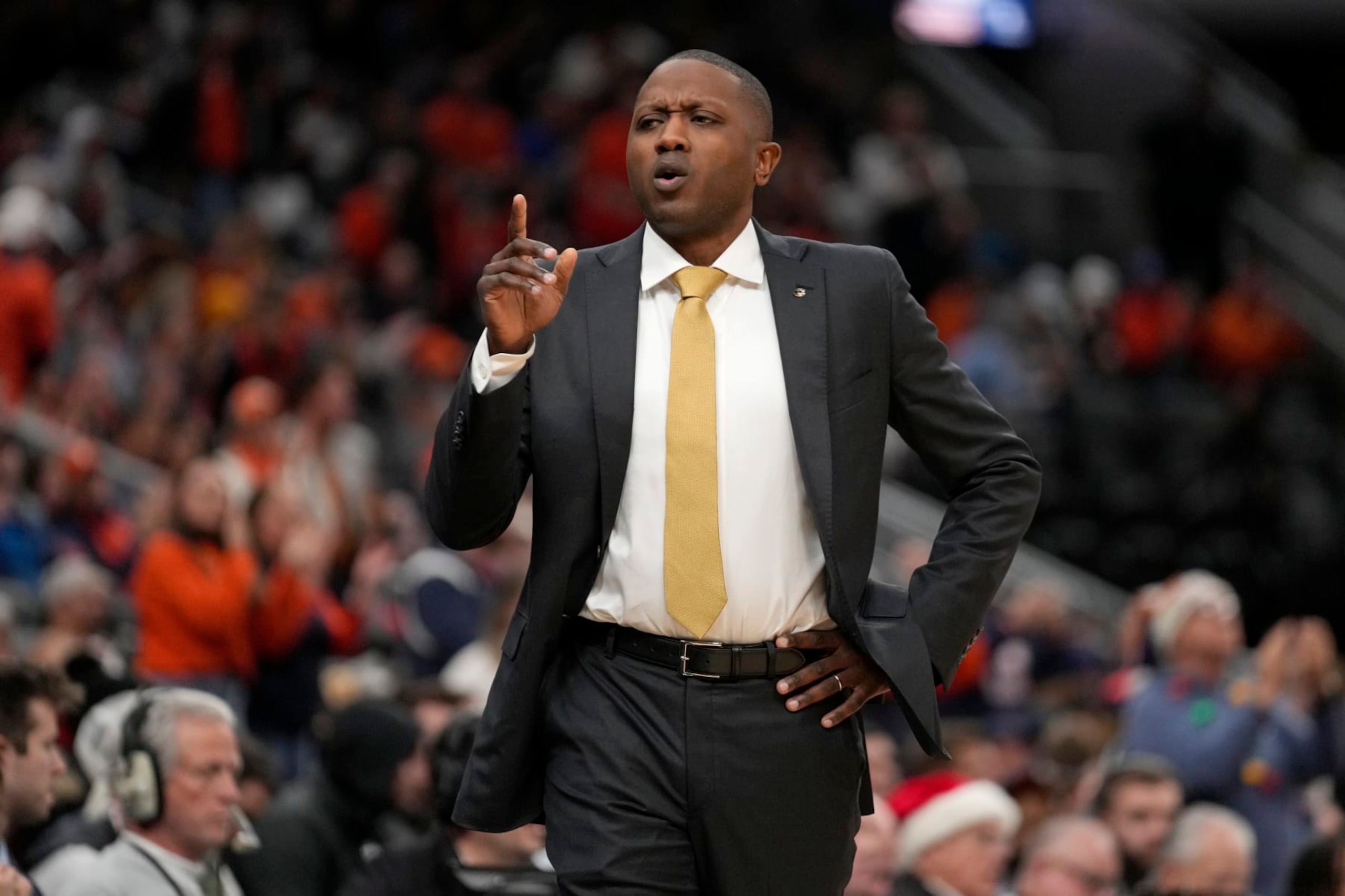 Missouri head coach Dennis Gates