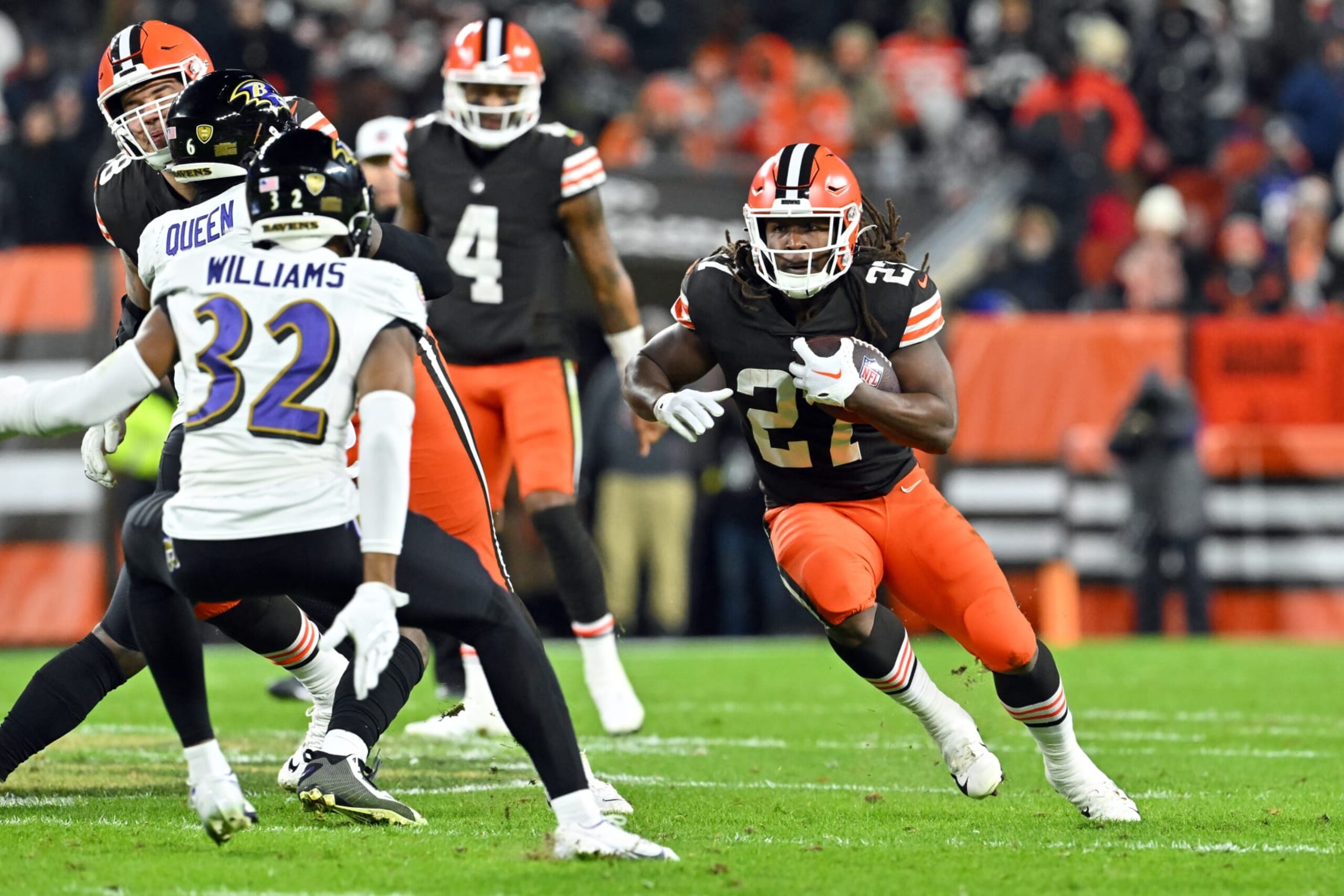 CLEVELAND, OHIO - DECEMBER 17: Running back Kareem Hunt #27 of the Cleveland Browns runs during the third quarter against the Baltimore Ravens at FirstEnergy Stadium on December 17, 2022 in Cleveland, Ohio. The Browns defeated the Ravens 13-3. (Photo by Jason Miller/Getty Images)