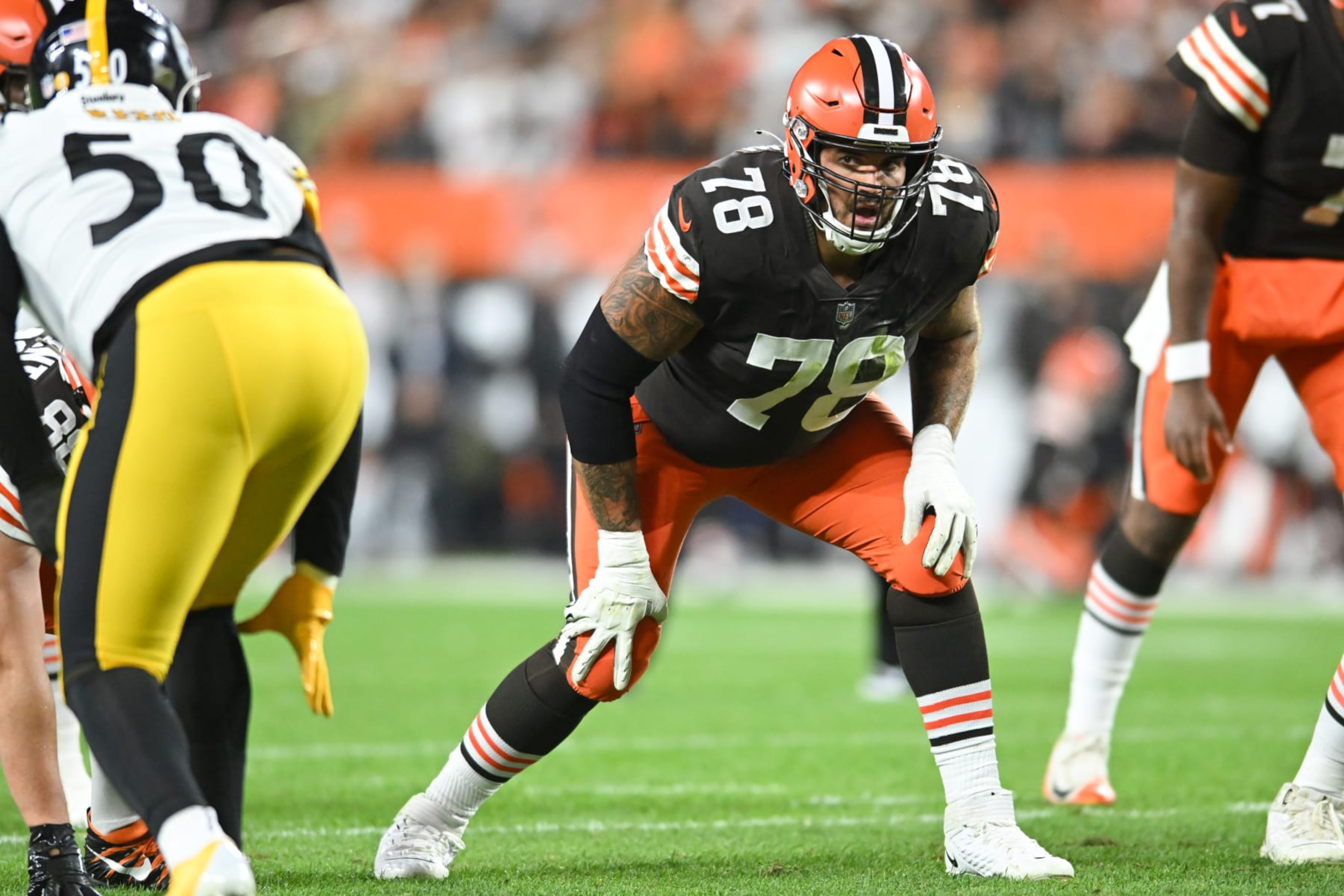 CLEVELAND, OH - SEPTEMBER 22: Jack Conklin #78 of the Cleveland Browns waits for the snap during the first half against the Pittsburgh Steelers at FirstEnergy Stadium on September 22, 2022 in Cleveland, Ohio. (Photo by Nick Cammett/Diamond Images via Getty Images)