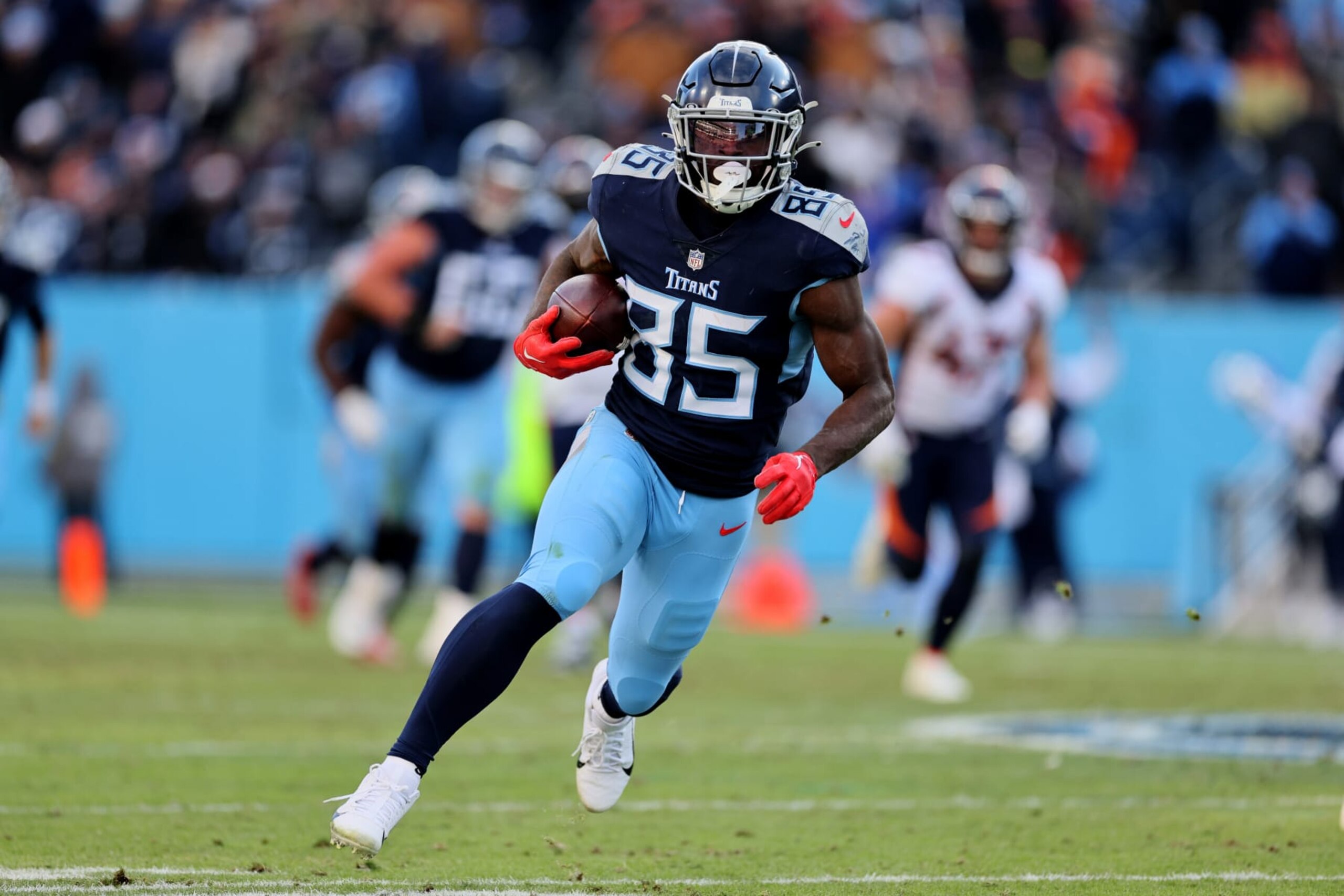 Titans TE Chigoziem Okonkwo