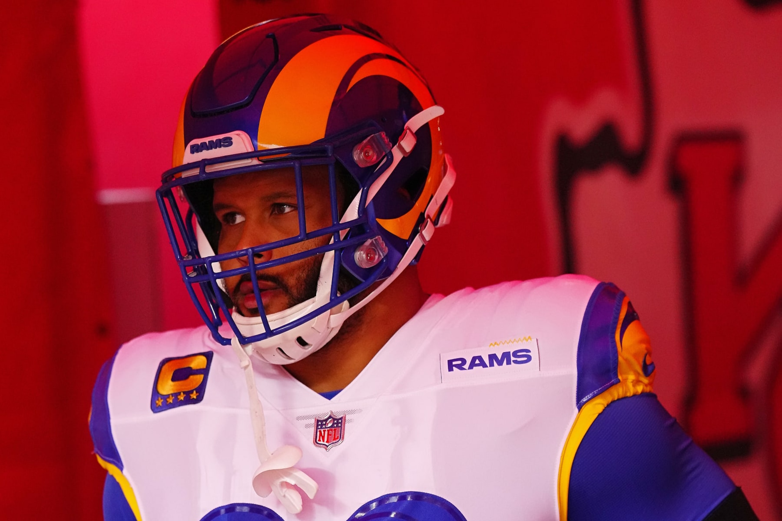 KANSAS CITY, MISSOURI - NOVEMBER 27: Aaron Donald #99 of the Los Angeles Rams takes to the field before a game against the Kansas City Chiefs at Arrowhead Stadium on November 27, 2022 in Kansas City, Missouri. (Photo by Jason Hanna/Getty Images)