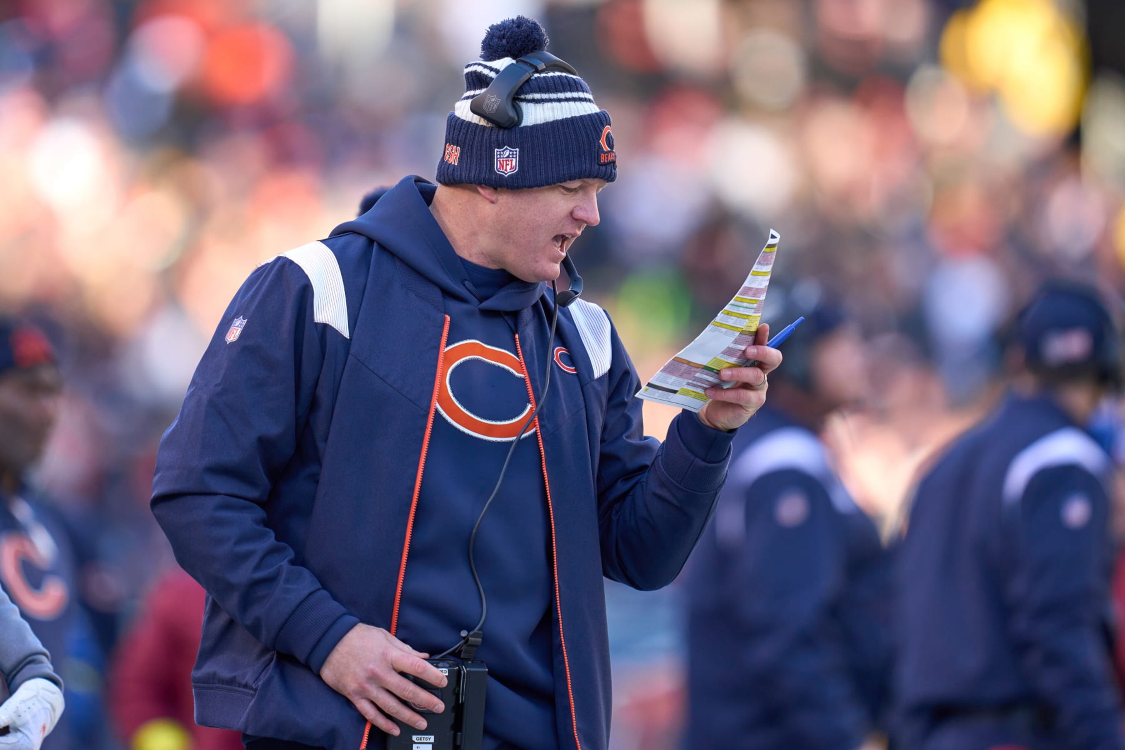 CHICAGO, IL - DECEMBER 04: Chicago Bears offensive coordinator Luke Getsy looks on in action during a game between the Green Bay Packers and the Chicago Bears on December 04, 2022, at Soldier Field in Chicago, IL. (Photo by Robin Alam/Icon Sportswire via Getty Images) CHICAGO, IL - DECEMBER 04: Chicago Bears offensive coordinator Luke Getsy looks on in action during a game between the Green Bay Packers and the Chicago Bears on December 04, 2022, at Soldier Field in Chicago, IL. (Photo by Robin Alam/Icon Sportswire via Getty Images)