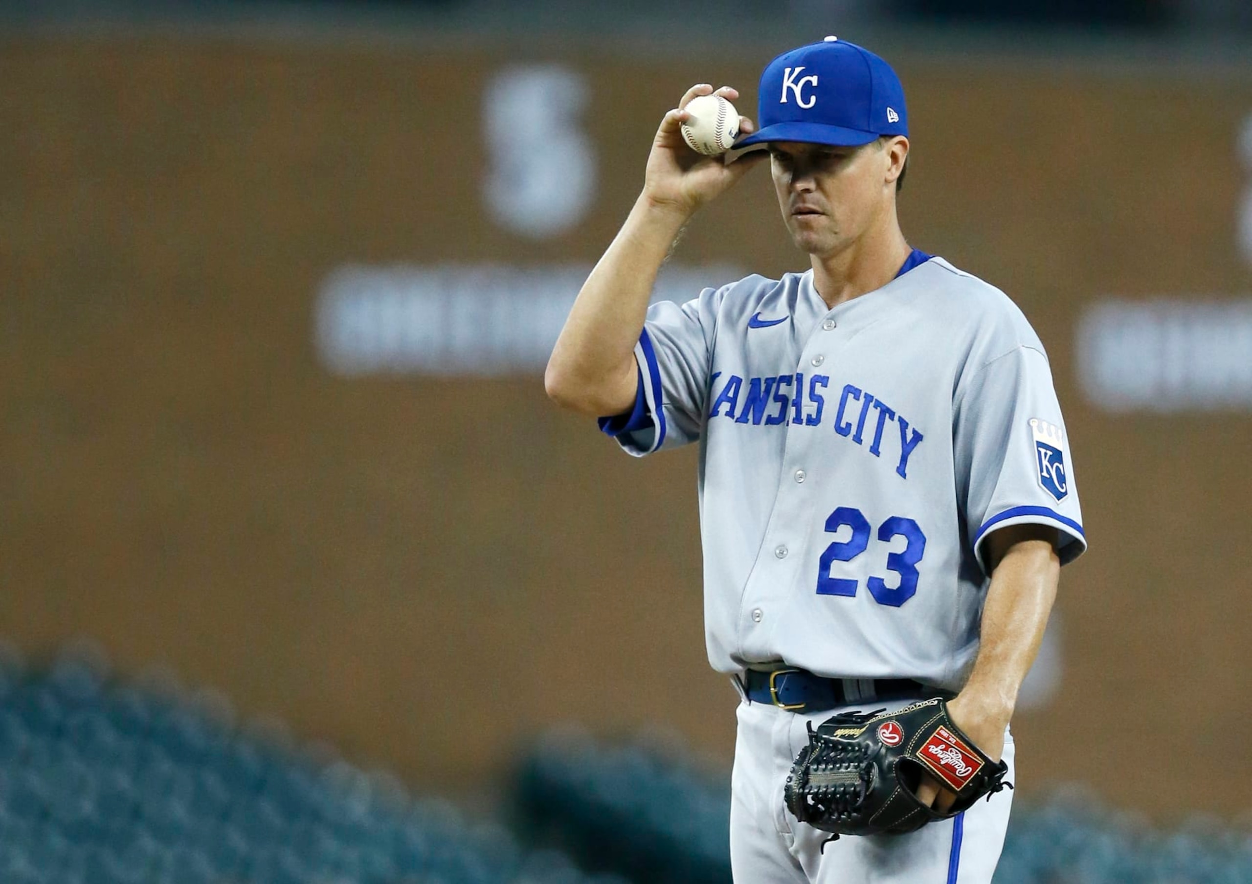 DETROIT, MI -  SEPTEMBER 27:  Zack Greinke #23 of the Kansas City Royals prepares to pitch against the Detroit Tigers during the second inning at Comerica Park on September 27, 2022, in Detroit, Michigan. (Photo by Duane Burleson/Getty Images)