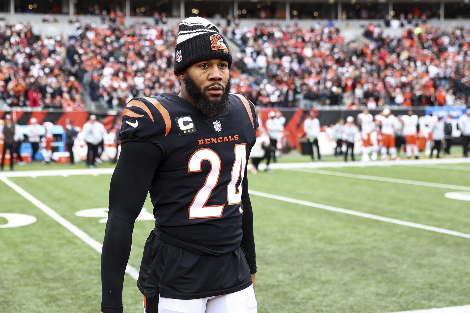 CINCINNATI, OH - DECEMBER 11: Vonn Bell #24 of the Cincinnati Bengals walks to midfield prior to an NFL football game against the Cleveland Browns at Paycor Stadium on December 11, 2022 in Cincinnati, Ohio. (Photo by Kevin Sabitus/Getty Images)