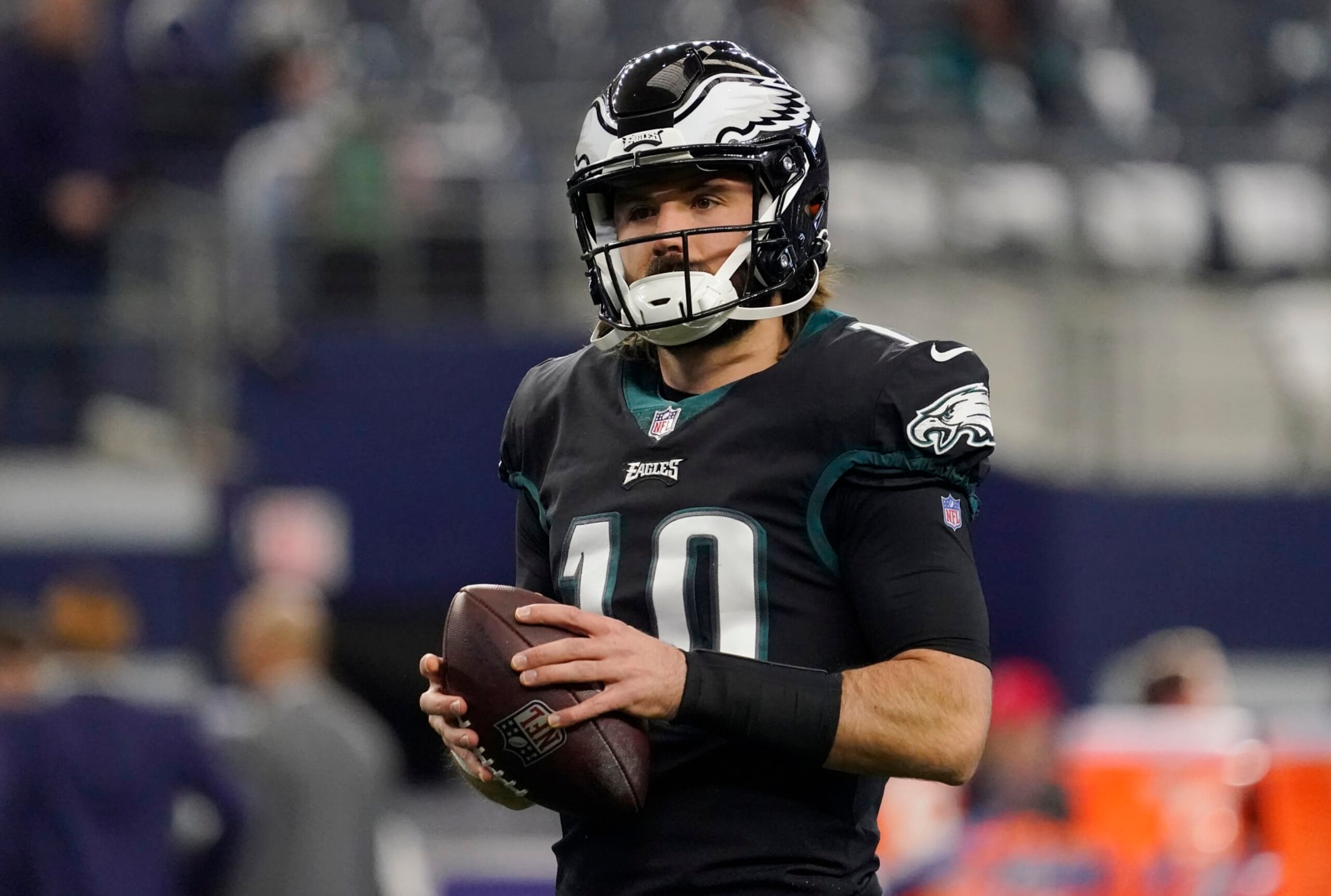 ARLINGTON, TEXAS - DECEMBER 24: Gardner Minshew #10 of the Philadelphia Eagles warms up prior to the game against the Dallas Cowboys at AT&T Stadium on December 24, 2022 in Arlington, Texas. (Photo by Sam Hodde/Getty Images) ARLINGTON, TEXAS - DECEMBER 24: Gardner Minshew #10 of the Philadelphia Eagles warms up prior to the game against the Dallas Cowboys at AT&T Stadium on December 24, 2022 in Arlington, Texas. (Photo by Sam Hodde/Getty Images)