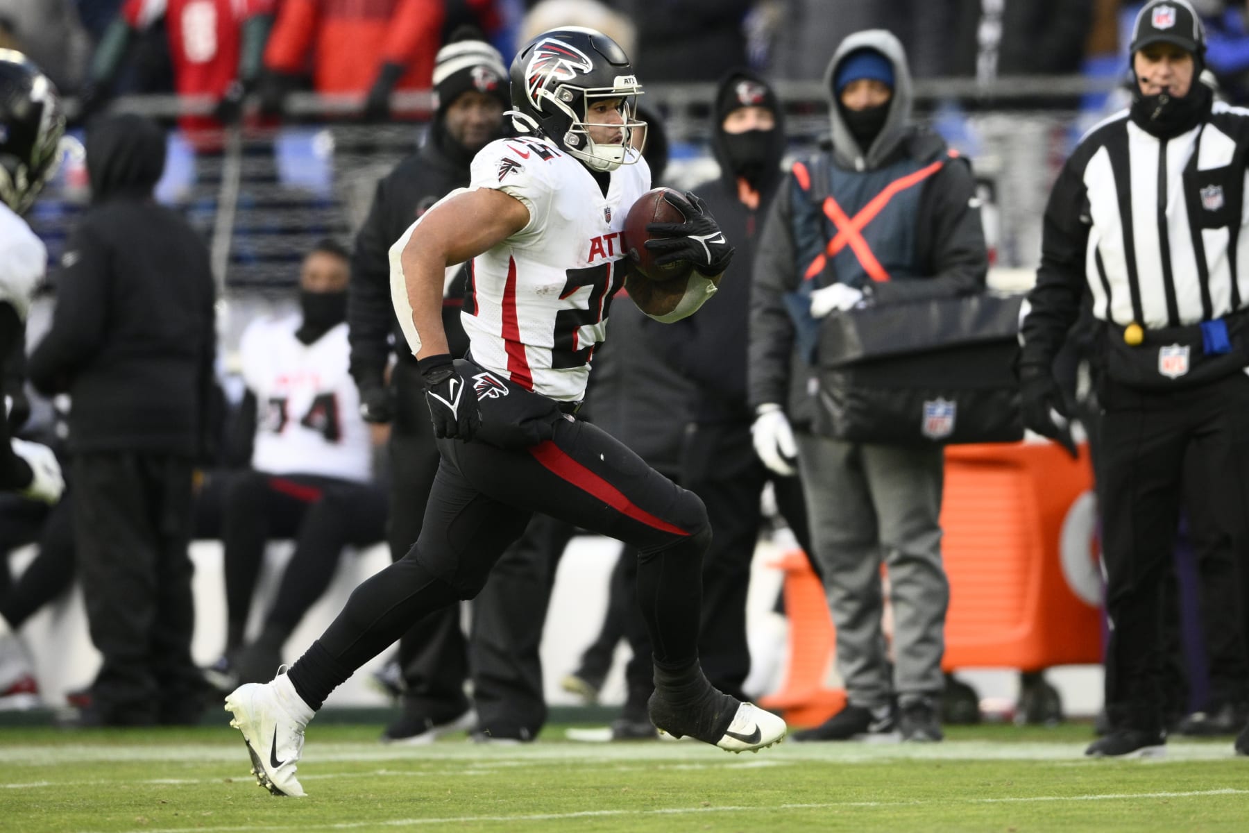 Atlanta Falcons running back Tyler Allgeier (25) in action during the second half of an NFL football game against the Baltimore Ravens, Saturday, Dec. 24, 2022, in Baltimore. (AP Photo/Nick Wass)