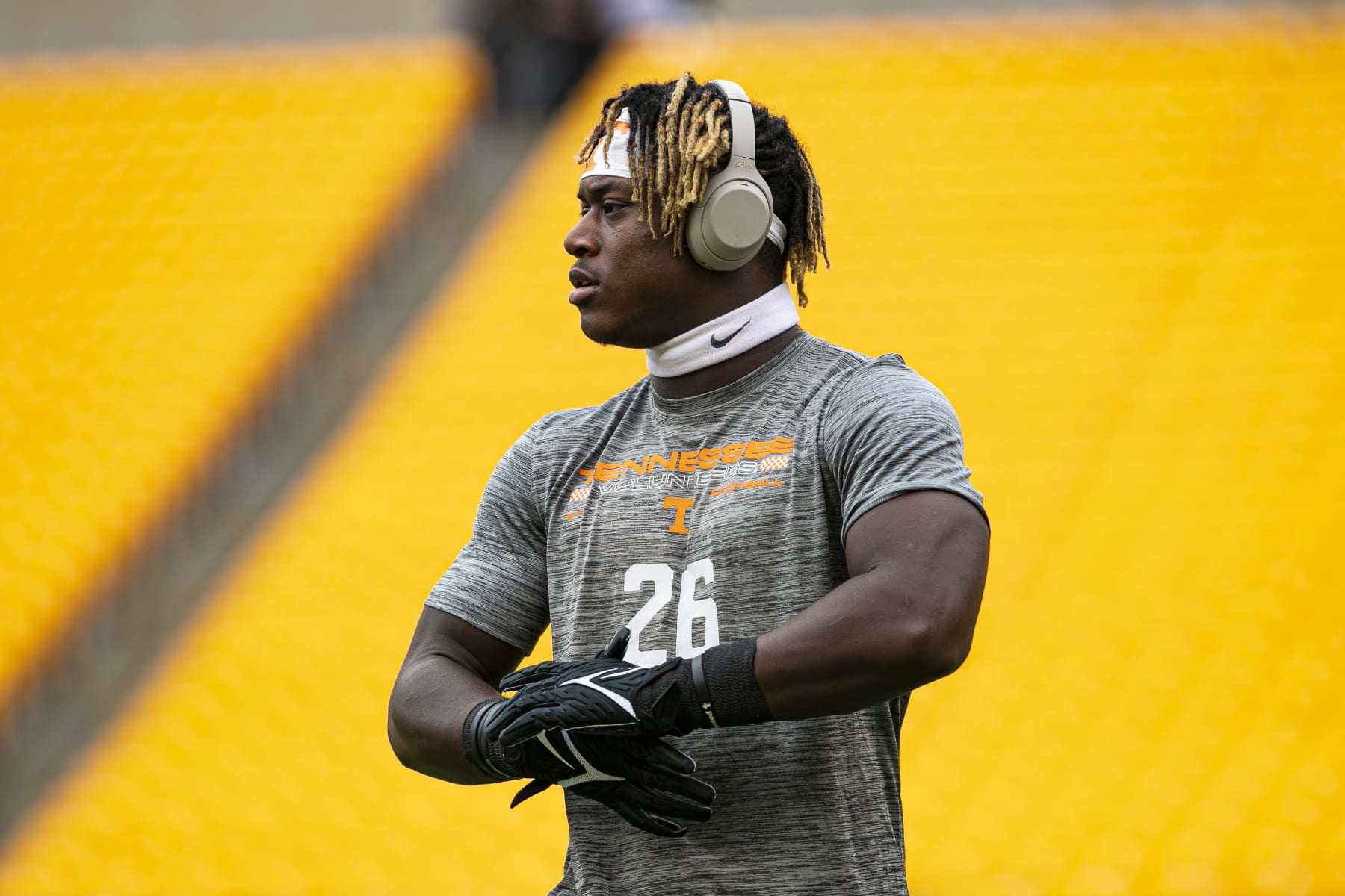 PITTSBURGH, PA - SEPTEMBER 10: Tennessee Volunteers running back Justin Williams-Thomas (26) looks on before the college football game between the Tennessee Volunteers and the Pittsburgh Panthers on September 10, 2022 at Acrisure Stadium in Pittsburgh, PA. (Photo by Mark Alberti/Icon Sportswire via Getty Images)