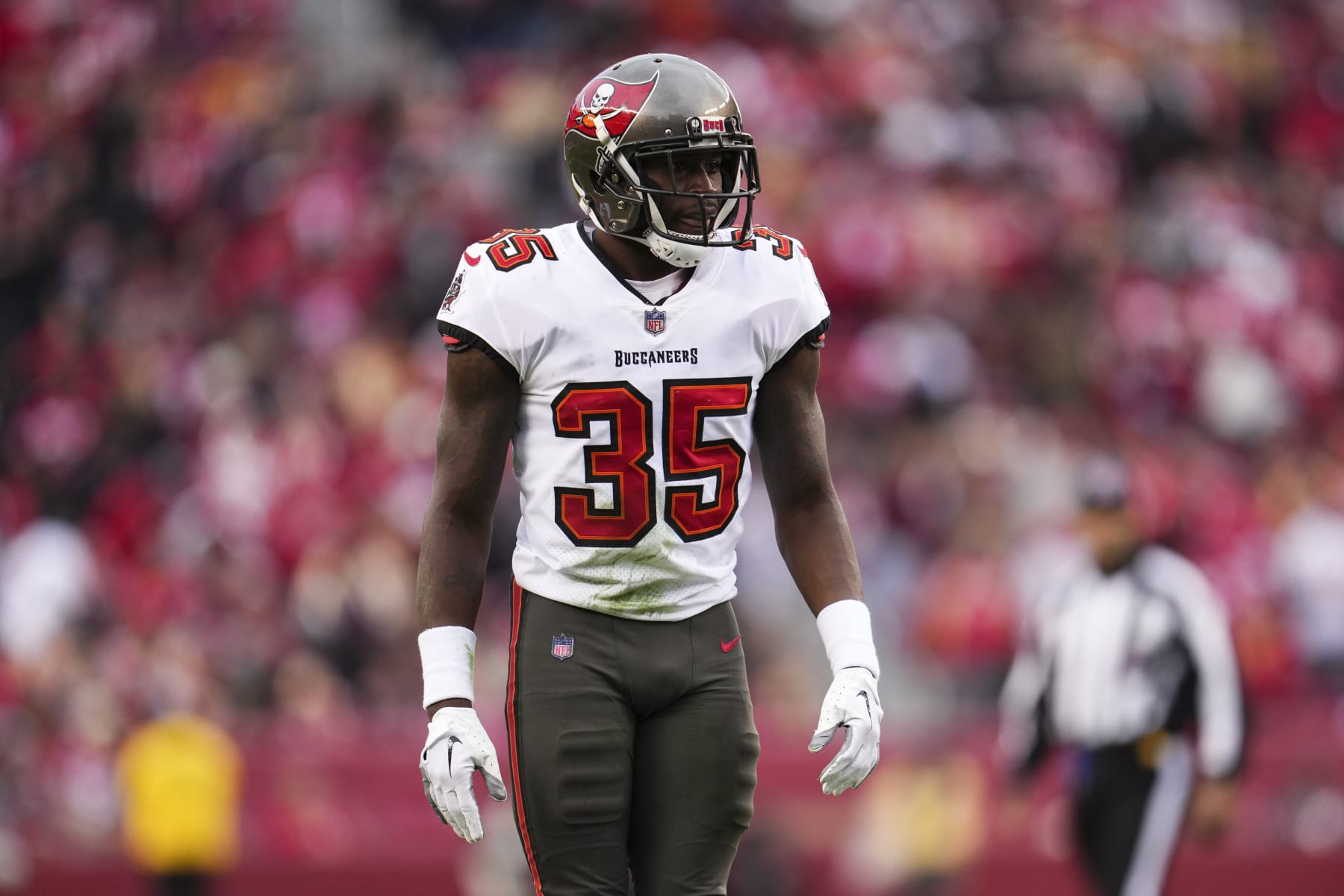 SANTA CLARA, CA - DECEMBER 11: Jamel Dean #35 of the Tampa Bay Buccaneers gets set against the San Francisco 49ers at Levi's Stadium on December 11, 2022 in Santa Clara, California. (Photo by Cooper Neill/Getty Images)