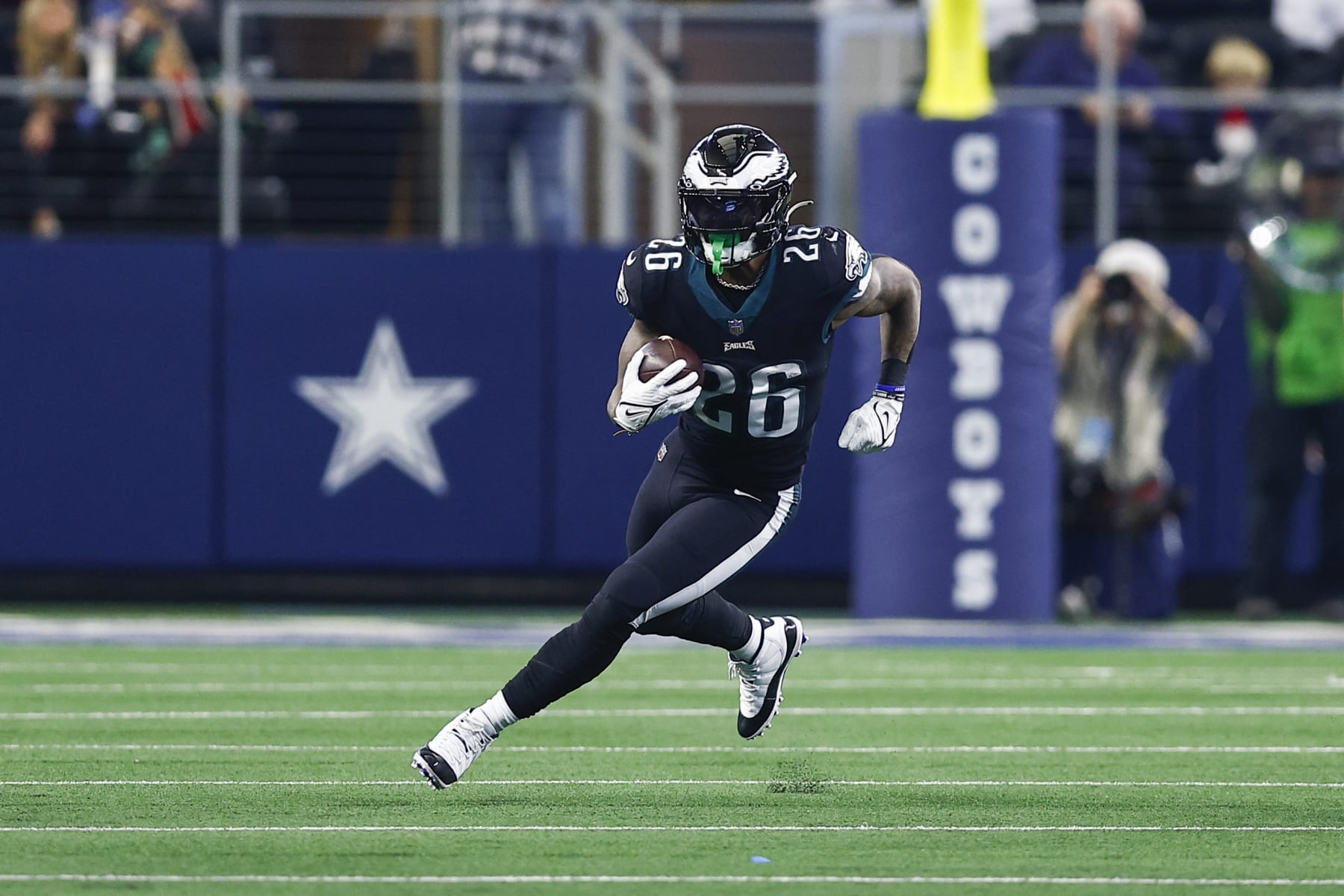 Miles Sanders