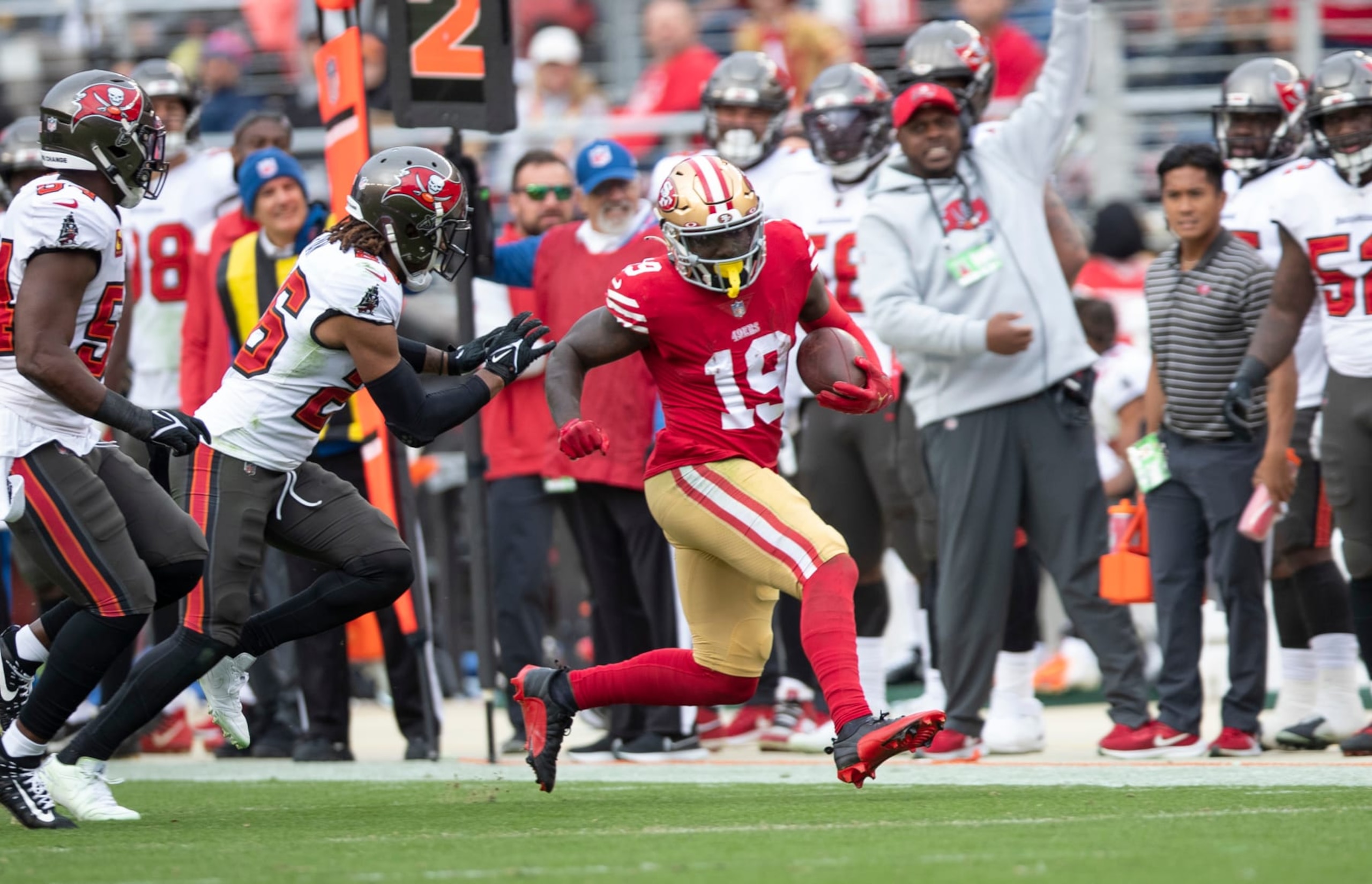 SANTA CLARA, CA - DECEMBER 11: Deebo Samuel #19 of the San Francisco 49ers runs after making a catch during the game against the Tampa Bay Buccaneers at Levi's Stadium on December 11, 2022 in Santa Clara, California. The 49ers defeated the Buccaneers 35-7. (Photo by Michael Zagaris/San Francisco 49ers/Getty Images)