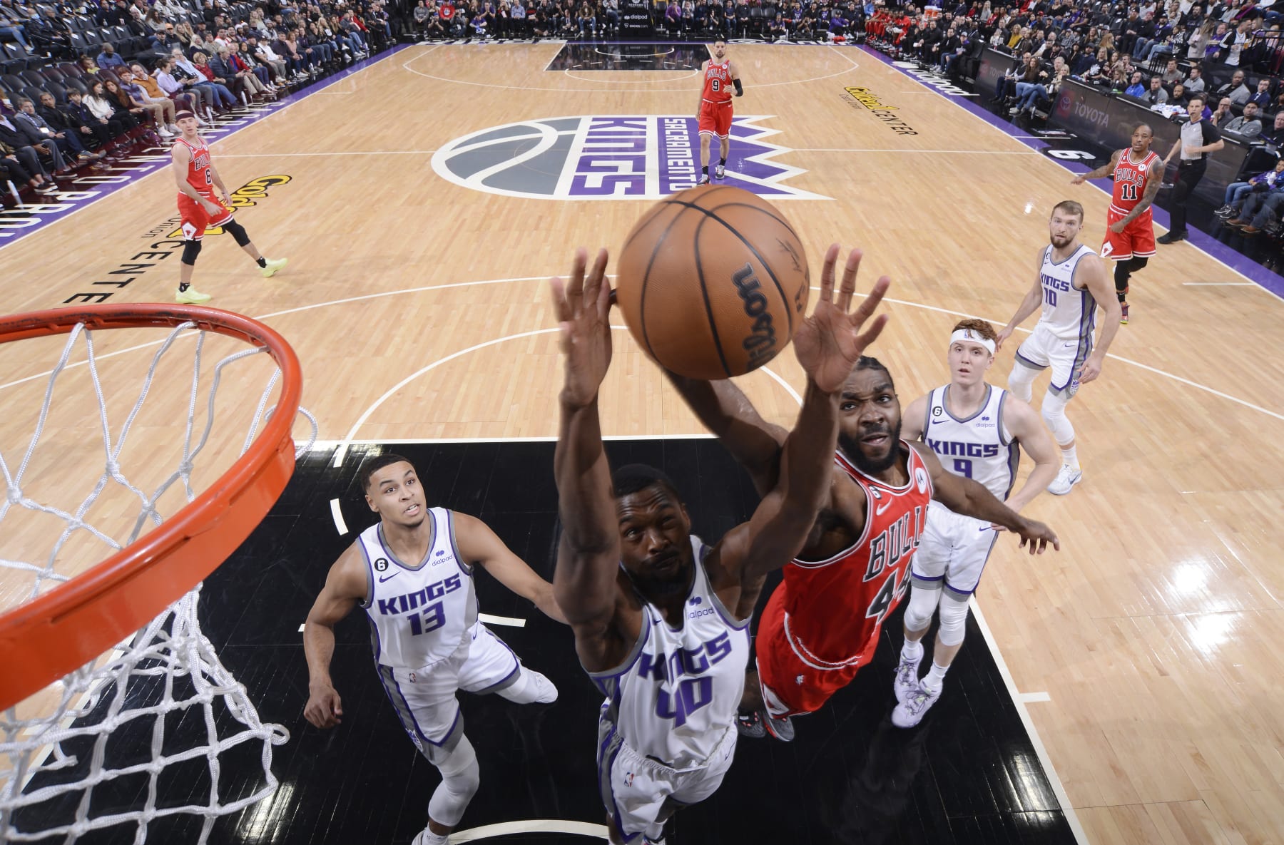 SACRAMENTO, CA - DECEMBER 4: Harrison Barnes #40 of the Sacramento Kings and Patrick Williams #44 of the Chicago Bulls fight for the rebound during the game on December 4, 2022 at Golden 1 Center in Sacramento, California. NOTE TO USER: User expressly acknowledges and agrees that, by downloading and or using this photograph, User is consenting to the terms and conditions of the Getty Images Agreement. Mandatory Copyright Notice: Copyright 2022 NBAE (Photo by Rocky Widner/NBAE via Getty Images)