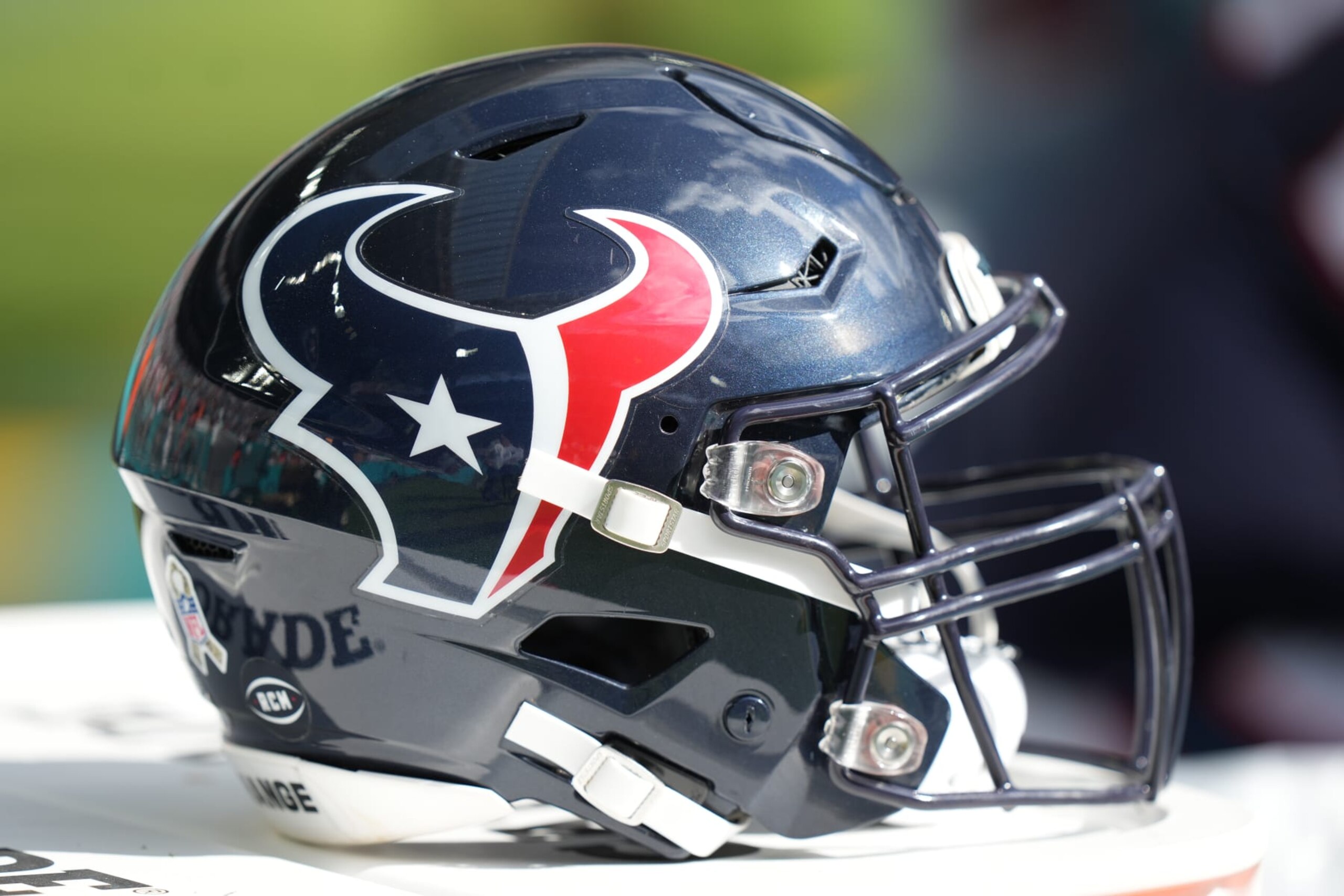 MIAMI GARDENS, FL - NOVEMBER 27: a Houston Texans helmet rests near the sidelines during the game between the Houston Texans and the Miami Dolphins on Sunday, November 27, 2022 at Hard Rock Stadium in Miami Gardens, Fla. (Photo by Peter Joneleit/Icon Sportswire via Getty Images)