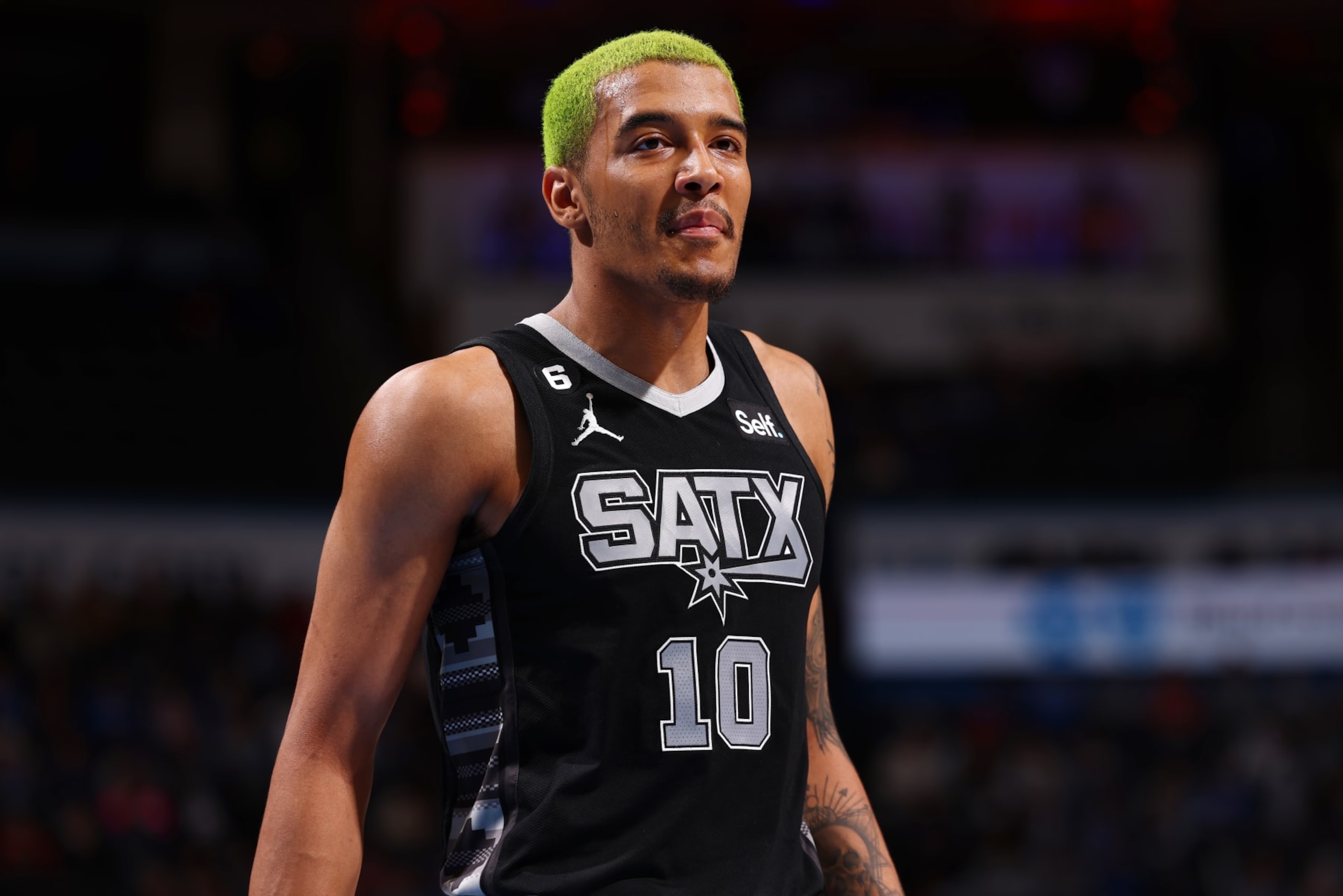 OKLAHOMA CITY, OK - DECEMBER 27: Jeremy Sochan #10 of the San Antonio Spurs looks on during the game against the Oklahoma City Thunder on December 27, 2022 at Paycom Arena in Oklahoma City, Oklahoma. NOTE TO USER: User expressly acknowledges and agrees that, by downloading and or using this photograph, User is consenting to the terms and conditions of the Getty Images License Agreement. Mandatory Copyright Notice: Copyright 2022 NBAE (Photo by Zach Beeker/NBAE via Getty Images)