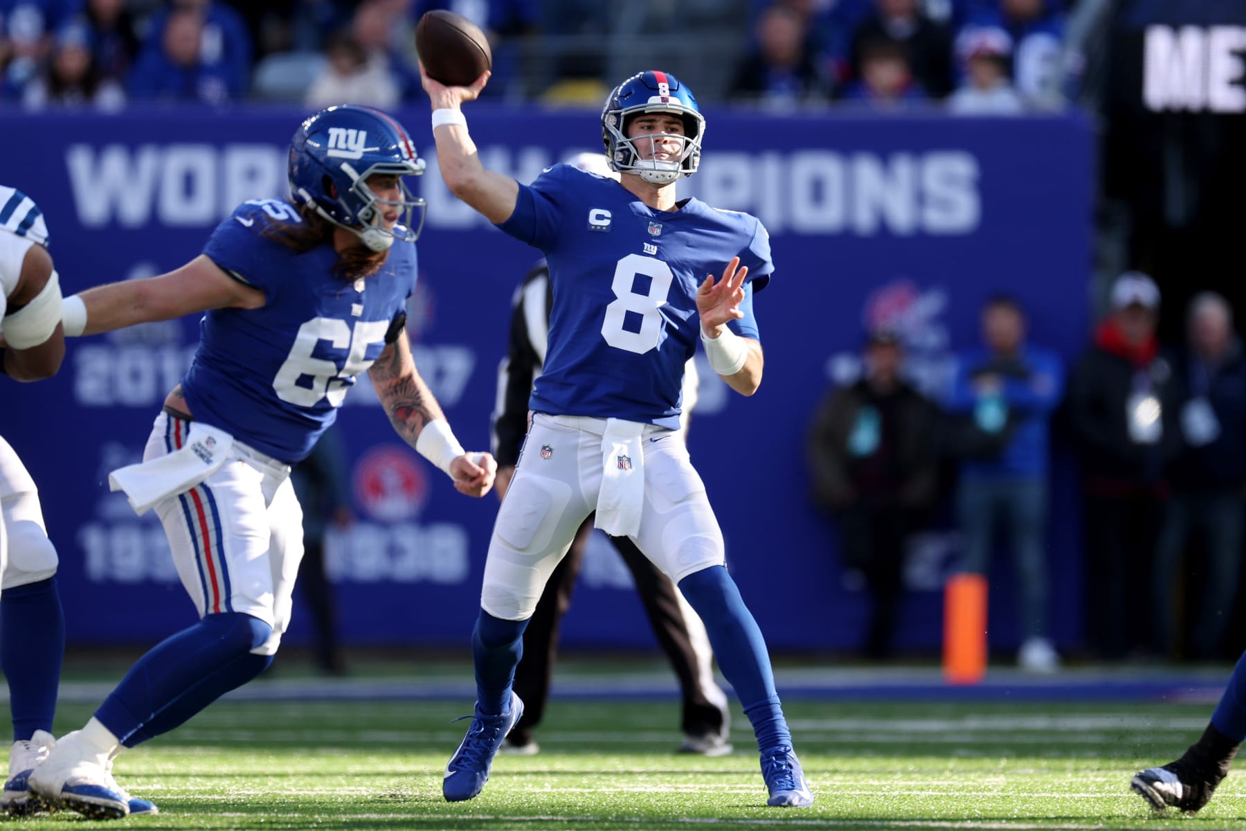 EAST RUTHERFORD, NEW JERSEY - JANUARY 01: Daniel Jones #8 of the New York Giants passes against the Indianapolis Colts during the first quarter at MetLife Stadium on January 01, 2023 in East Rutherford, New Jersey. (Photo by Jamie Squire/Getty Images)