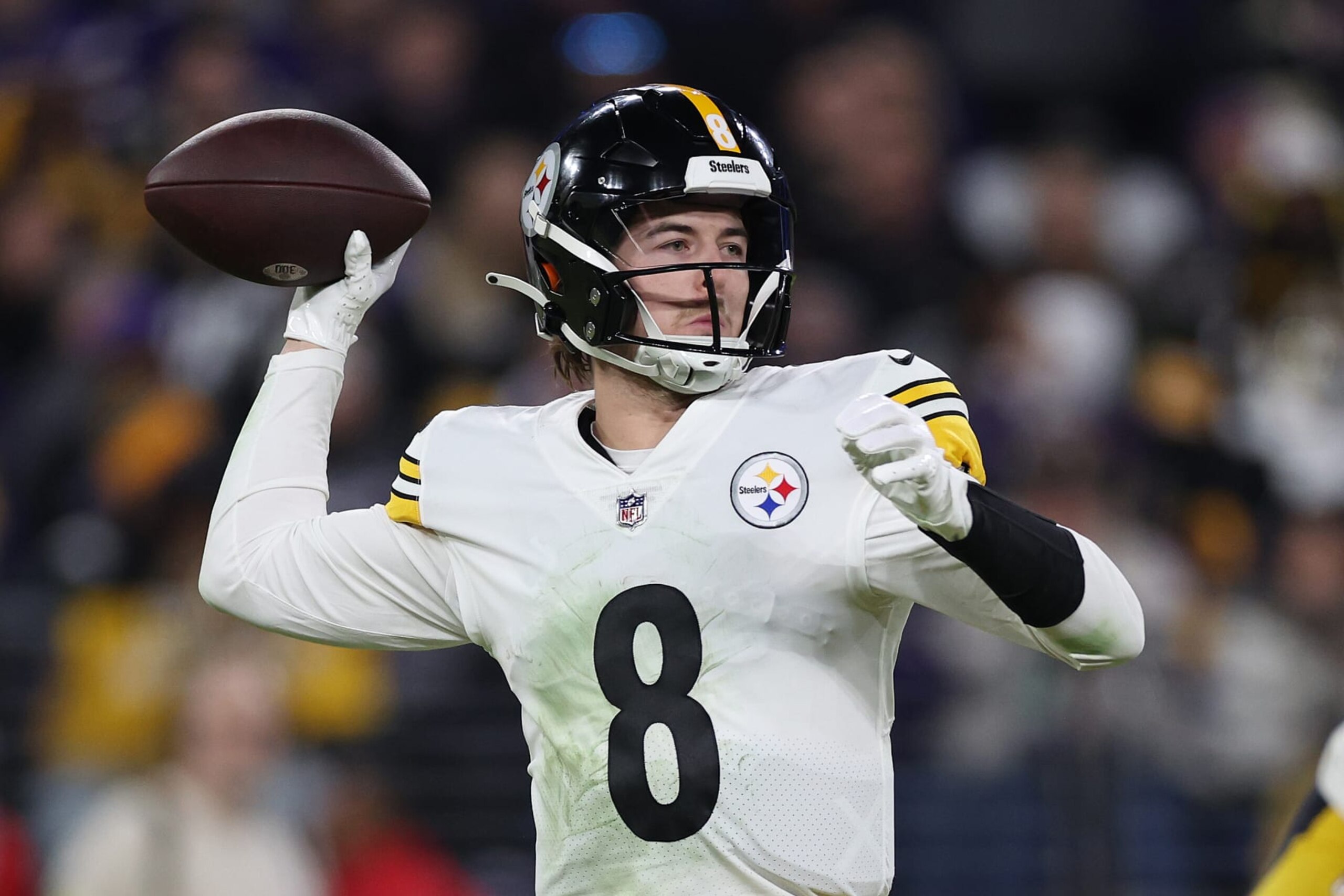 BALTIMORE, MARYLAND - JANUARY 01: Kenny Pickett #8 of the Pittsburgh Steelers throws a pass against the Baltimore Ravens during the third quarter at M&T Bank Stadium on January 01, 2023 in Baltimore, Maryland. (Photo by Patrick Smith/Getty Images)