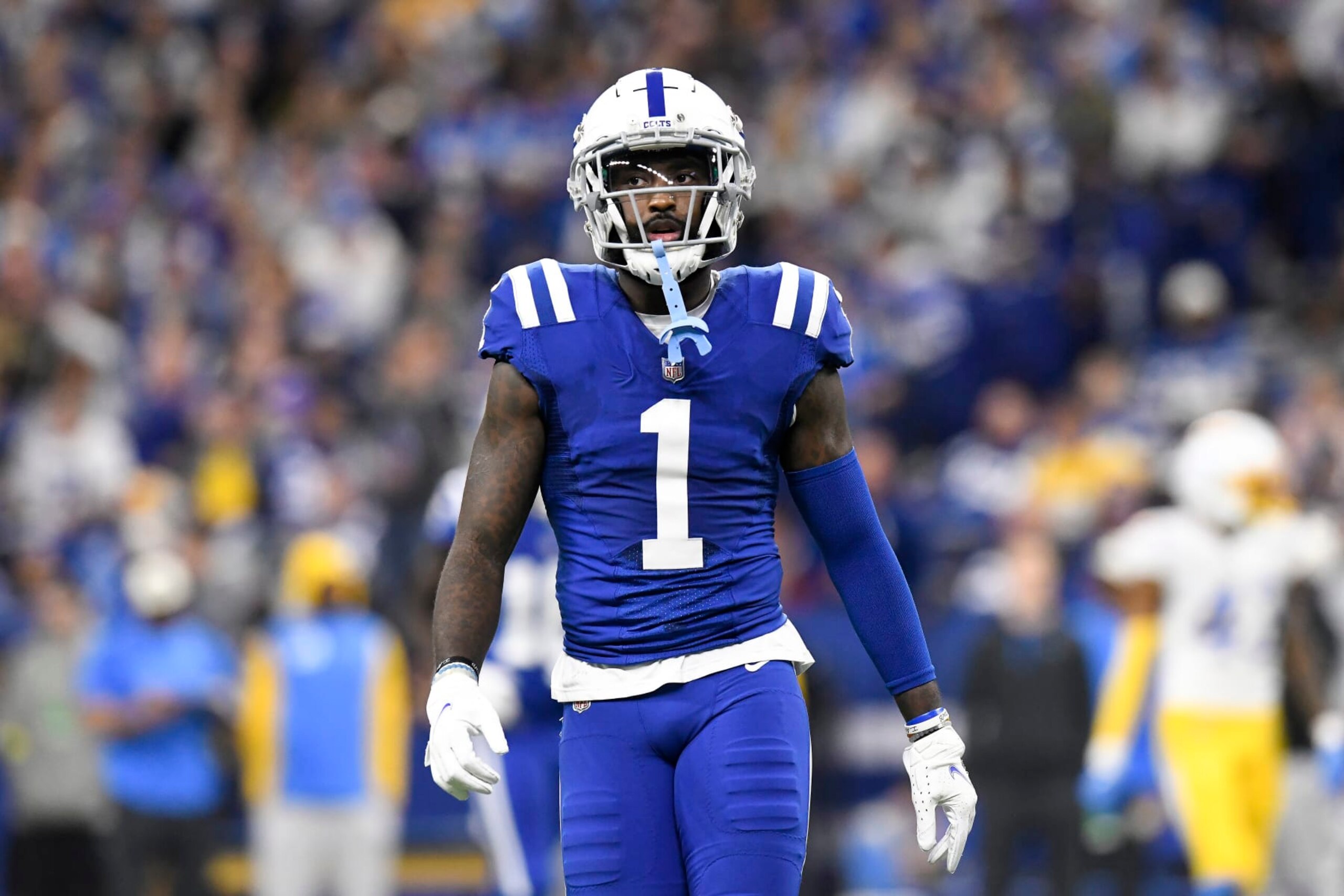 INDIANAPOLIS, IN - DECEMBER 26: Indianapolis Colts wide receiver Parris Campbell (1) waits for play to resume during the NFL football game between the Los Angeles Chargers and the Indianapolis Colts on December 26, 2022, at Lucas Oil Stadium in Indianapolis, Indiana. (Photo by Michael Allio/Icon Sportswire via Getty Images) INDIANAPOLIS, IN - DECEMBER 26: Indianapolis Colts wide receiver Parris Campbell (1) waits for play to resume during the NFL football game between the Los Angeles Chargers and the Indianapolis Colts on December 26, 2022, at Lucas Oil Stadium in Indianapolis, Indiana. (Photo by Michael Allio/Icon Sportswire via Getty Images)