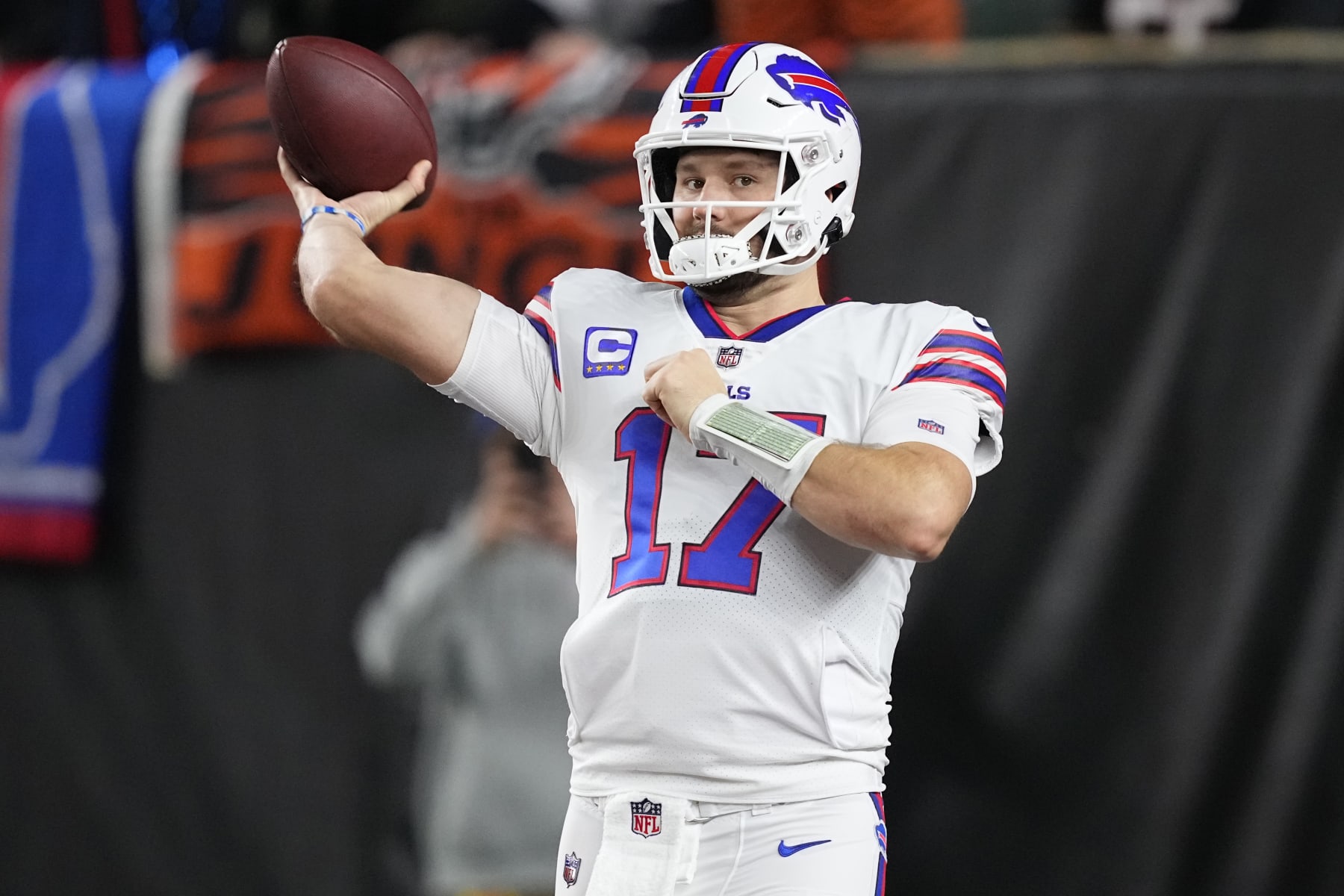 CINCINNATI, OHIO - JANUARY 02: Josh Allen #17 of the Buffalo Bills warms up prior to the game against the Cincinnati Bengals at Paycor Stadium on January 02, 2023 in Cincinnati, Ohio. (Photo by Dylan Buell/Getty Images)